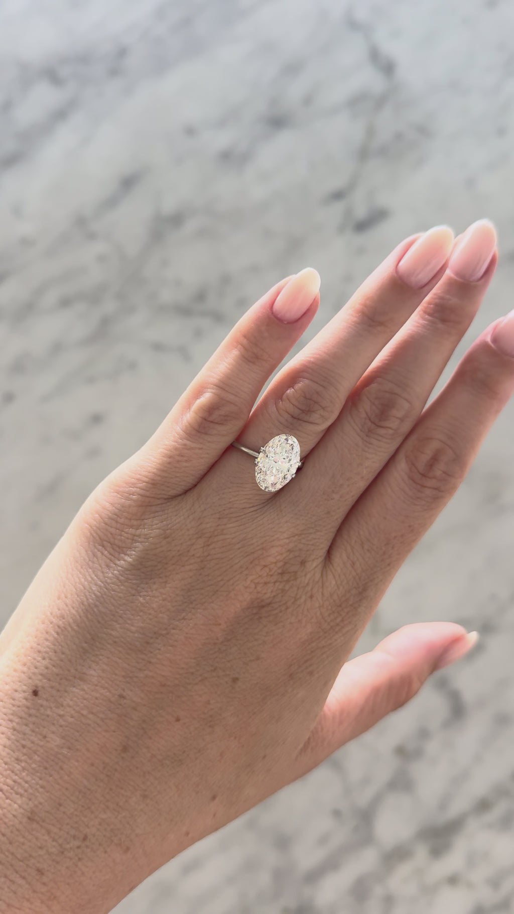 Oval | 4.77ct F VS1 | 1.51 ratio | IGI Certified 767601703