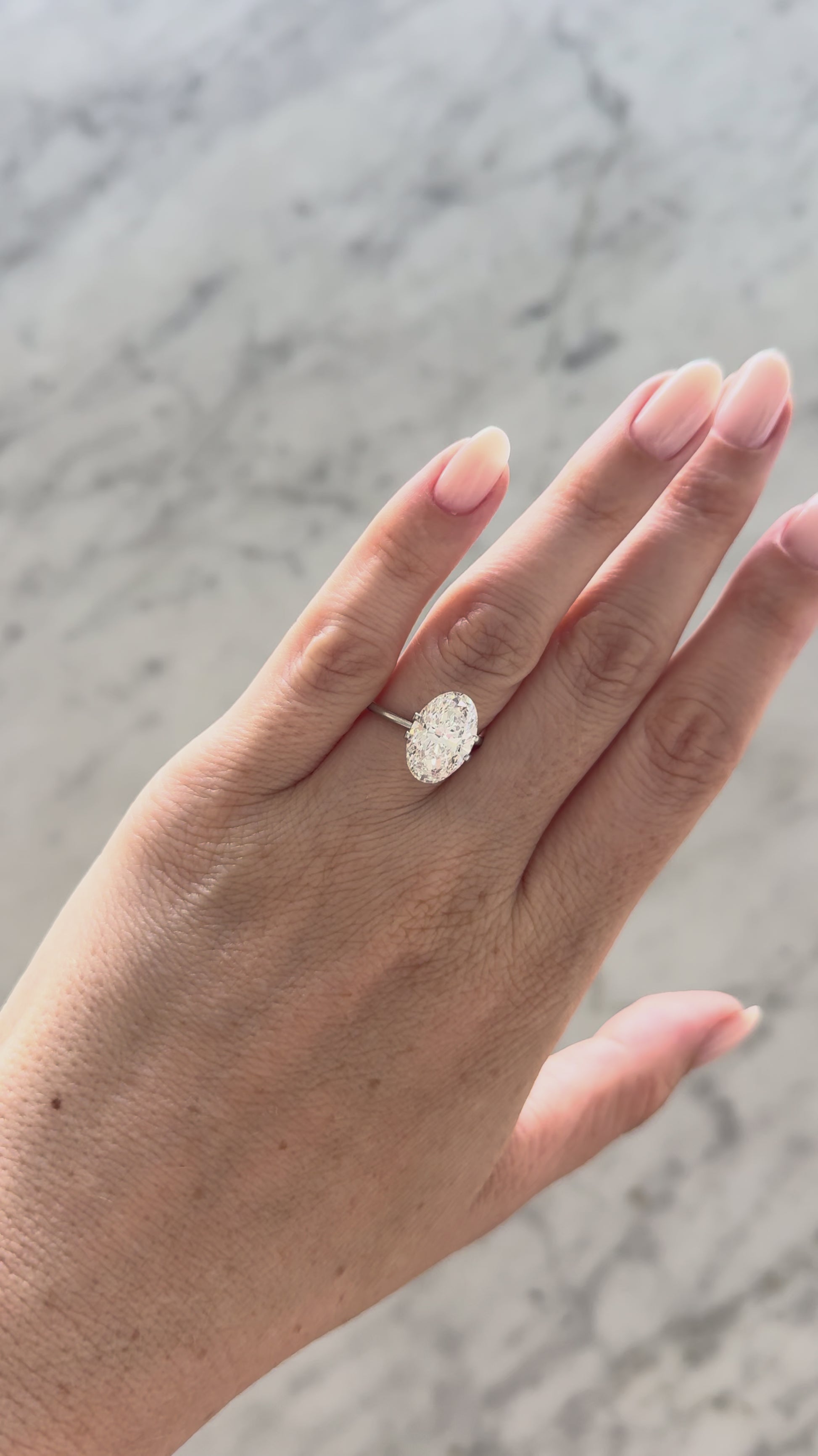 Oval | 4.77ct F VS1 | 1.51 ratio | IGI Certified 767601703