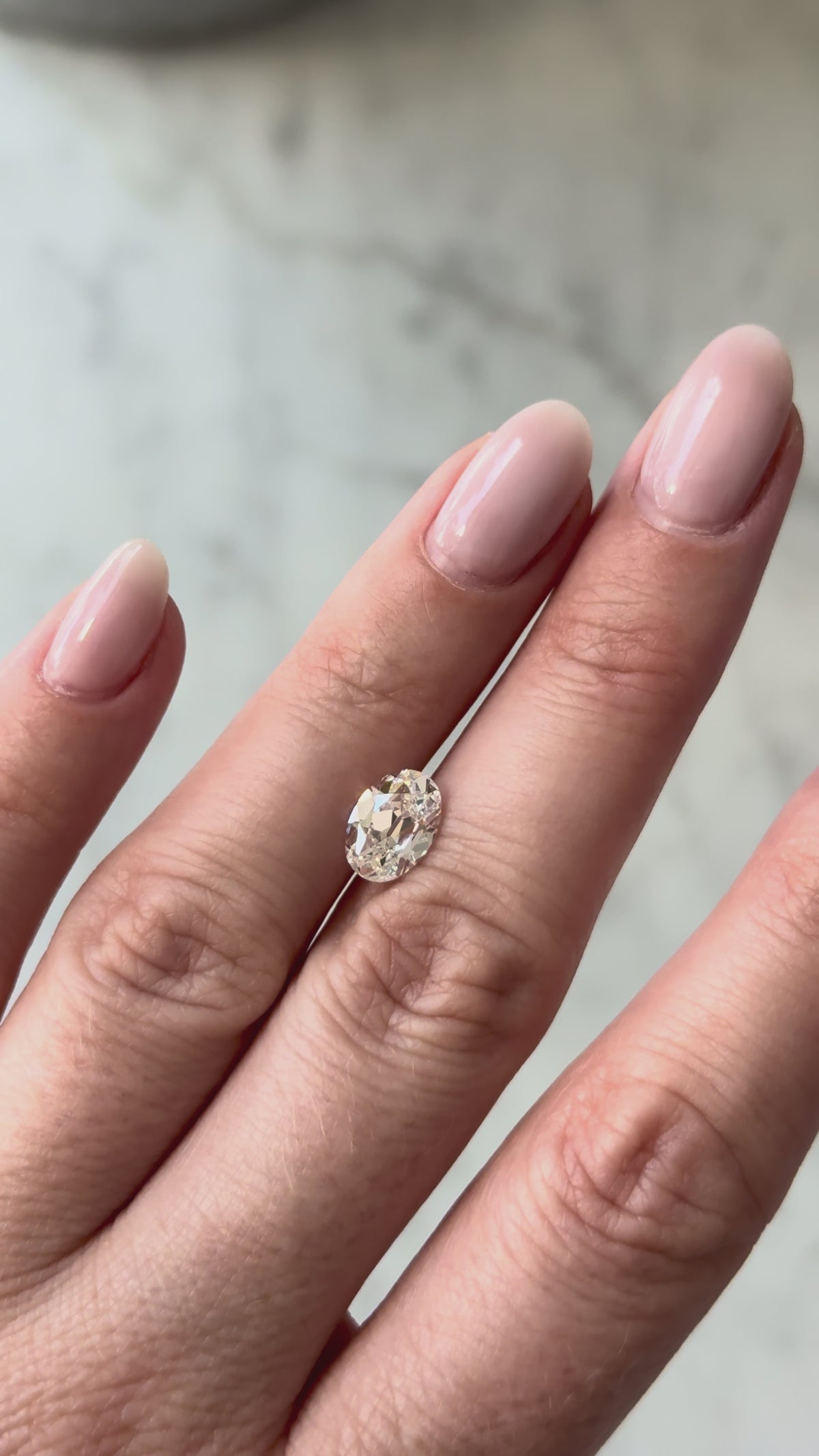 Old Mine Cut Oval | 2.06ct E VVS2 | 1.42 ratio | IGI Certified LG804652161