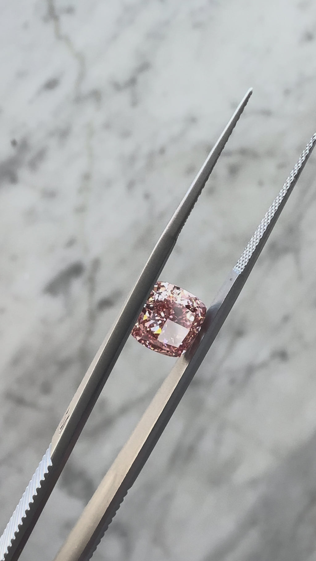 Cushion | 3.48ct Fancy Vivid Pink VS1 | 1.02 ratio | IGI Certified 671412883