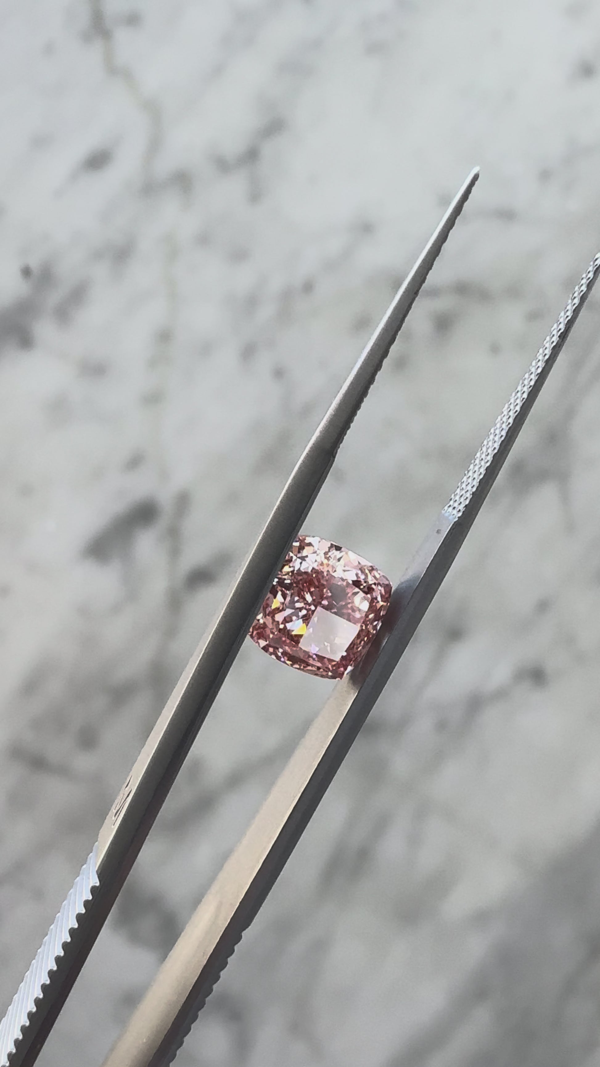 Cushion | 3.48ct Fancy Vivid Pink VS1 | 1.02 ratio | IGI Certified 671412883