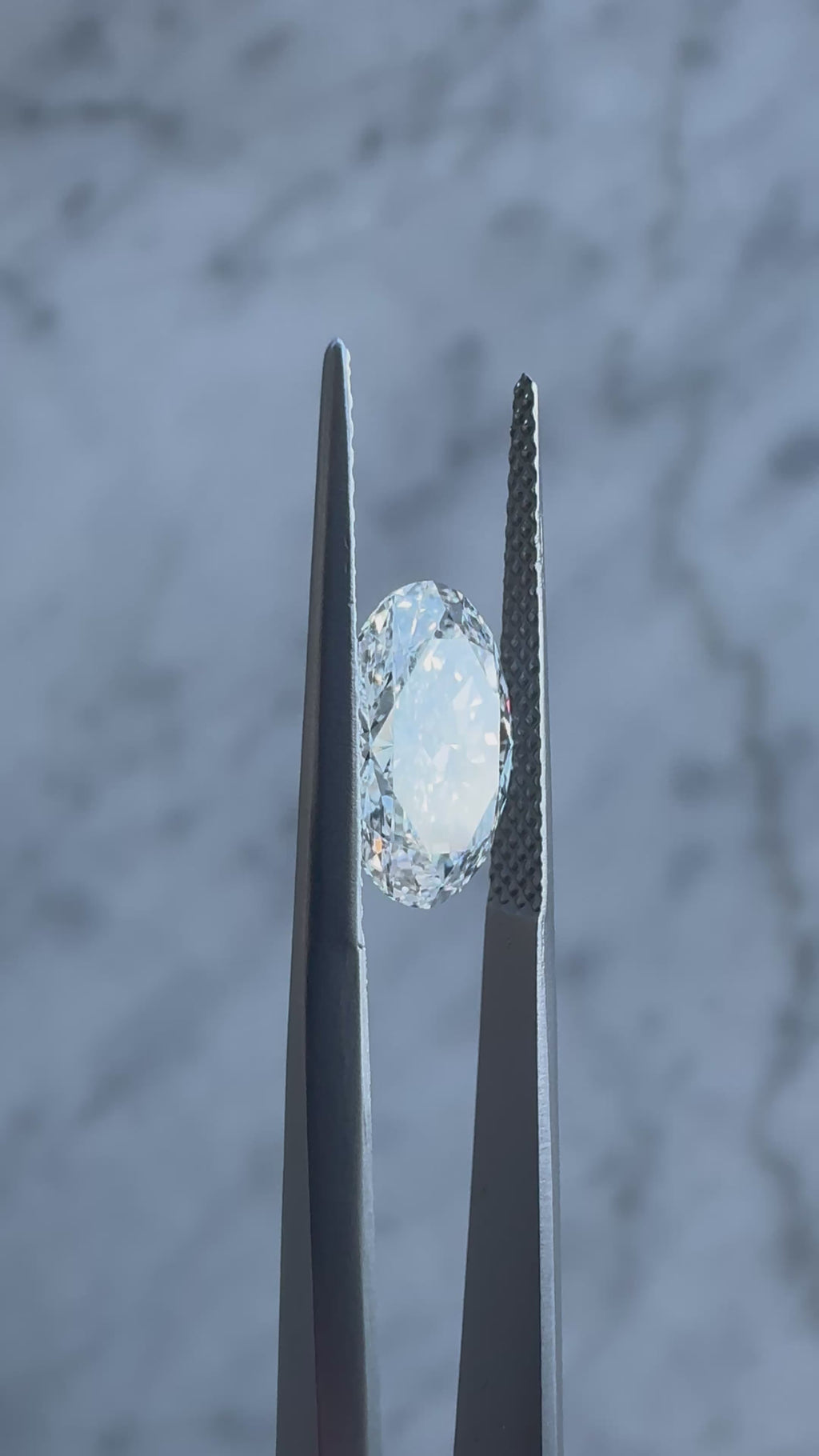 Oval | 2.1ct E VVS2 | 1.51 ratio | IGI Certified LG713526773 | OV210