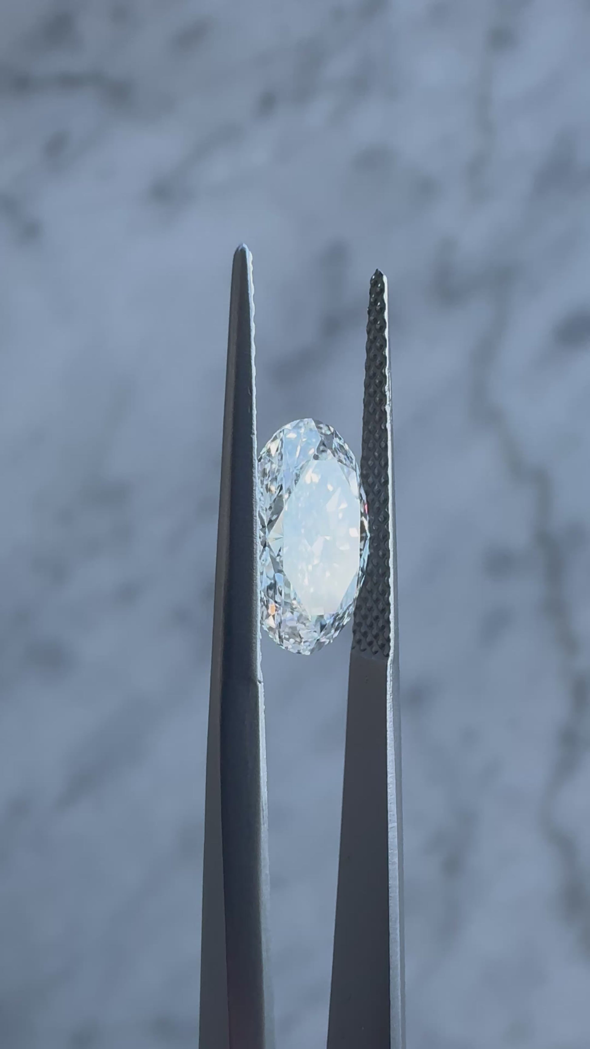 Oval | 2.1ct E VVS2 | 1.51 ratio | IGI Certified LG713526773 | OV210