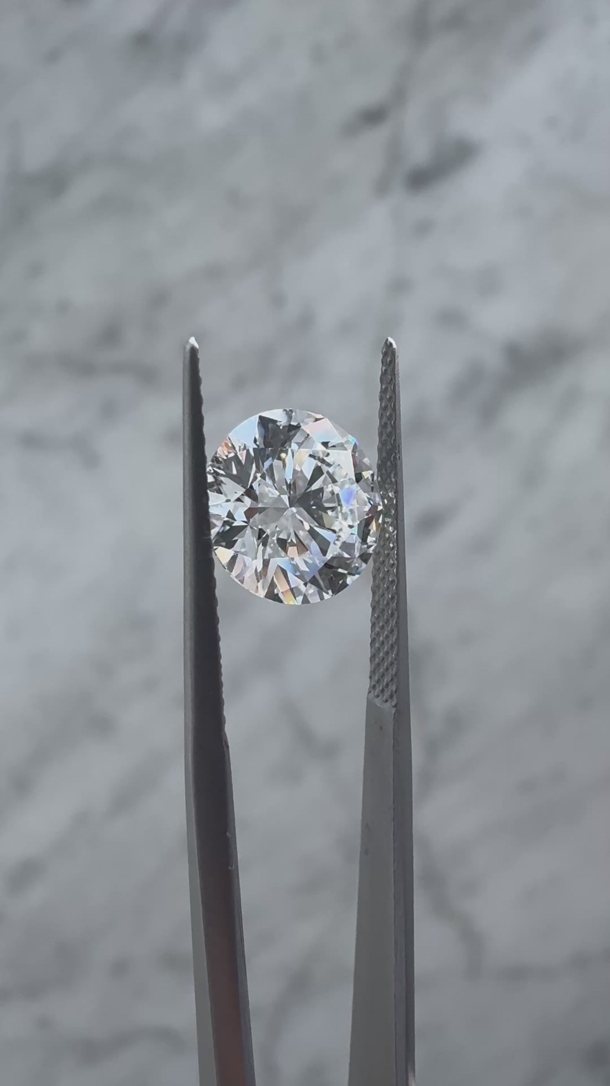 Round | 3.11ct E VS1 | Hearts & Arrows* | IGI Certified 712583984
