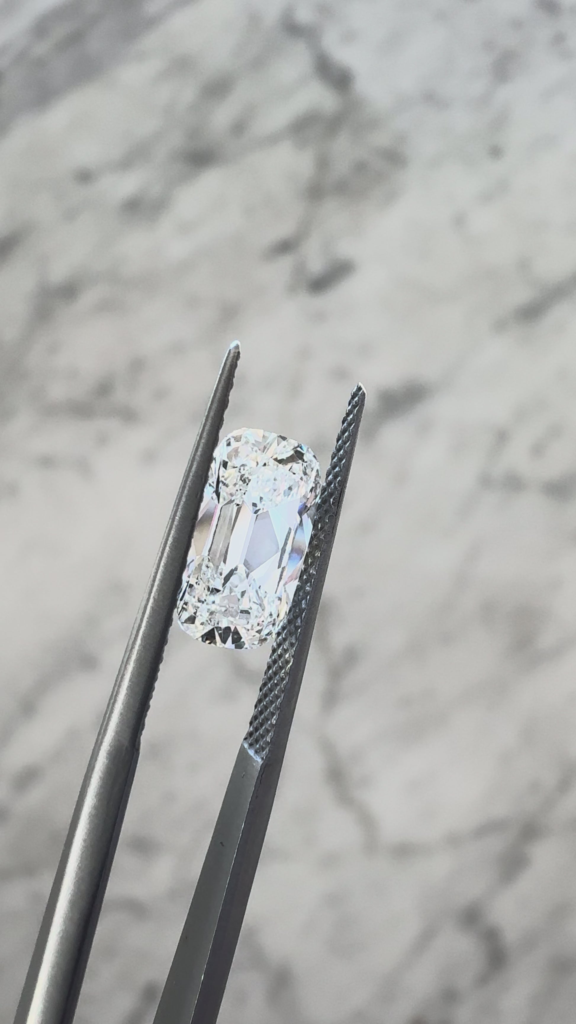 Old Mine Cut | 2.01ct F VS1 | 1.68 ratio | IGI Certified LG774601055