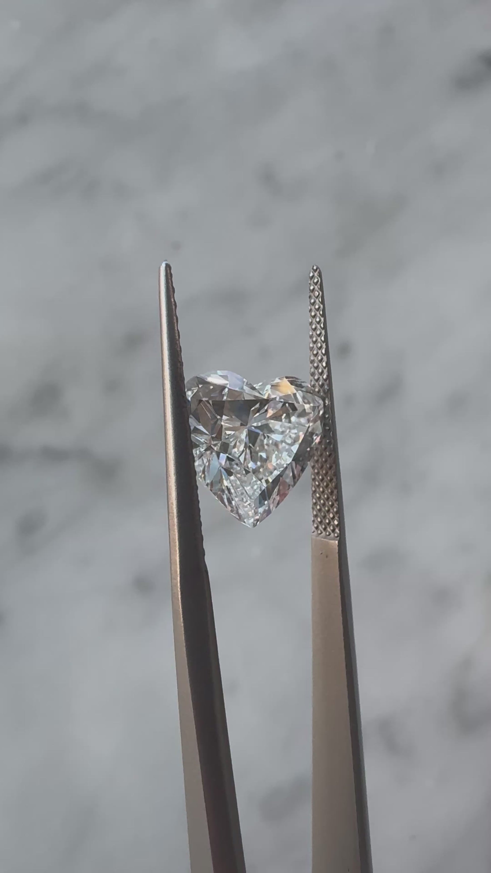 Heart | 4.01ct E VS1 | 1.09 ratio | IGI Certified 698588193 | HT401