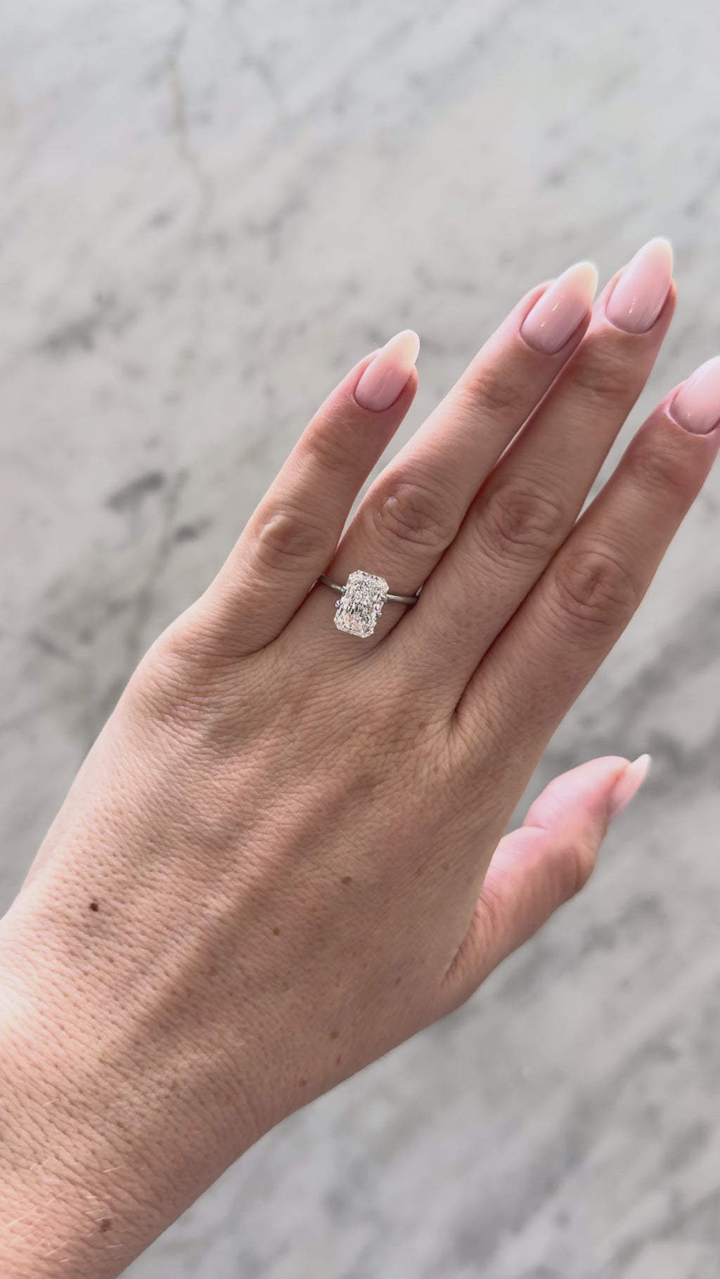 Radiant | 3.08ct E VS2 | 1.53 ratio | IGI Certified LG762565261