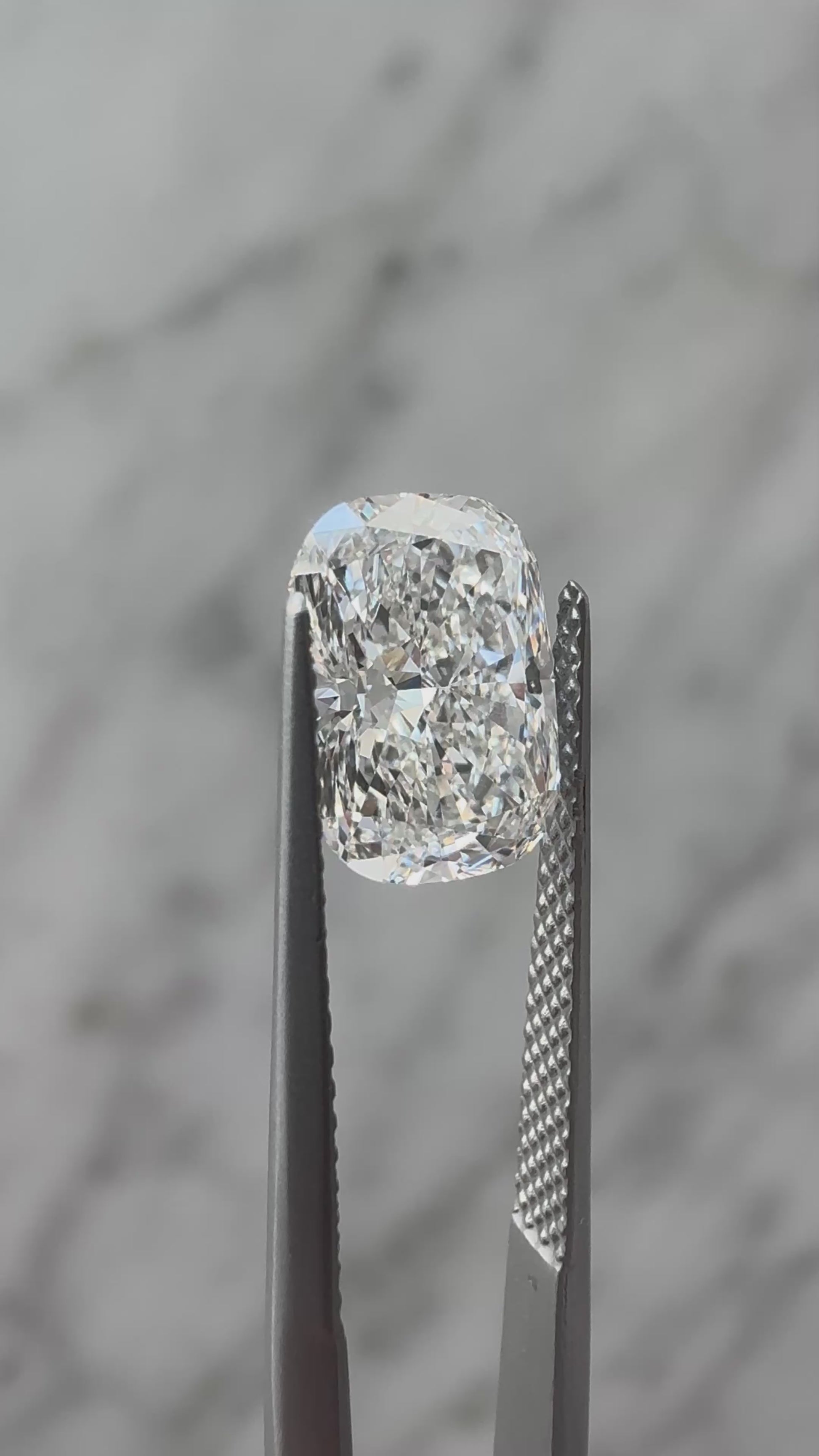 Cushion | 2.09ct E VS1 | 1.40 ratio | IGI Certified