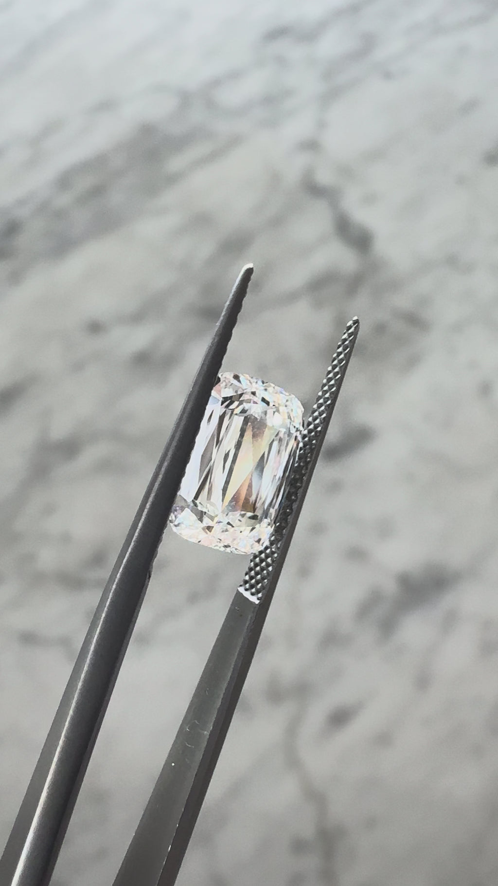 Crisscut Cushion | 3.03ct E VS1 | 1.42 ratio | IGI Certified LG792664602