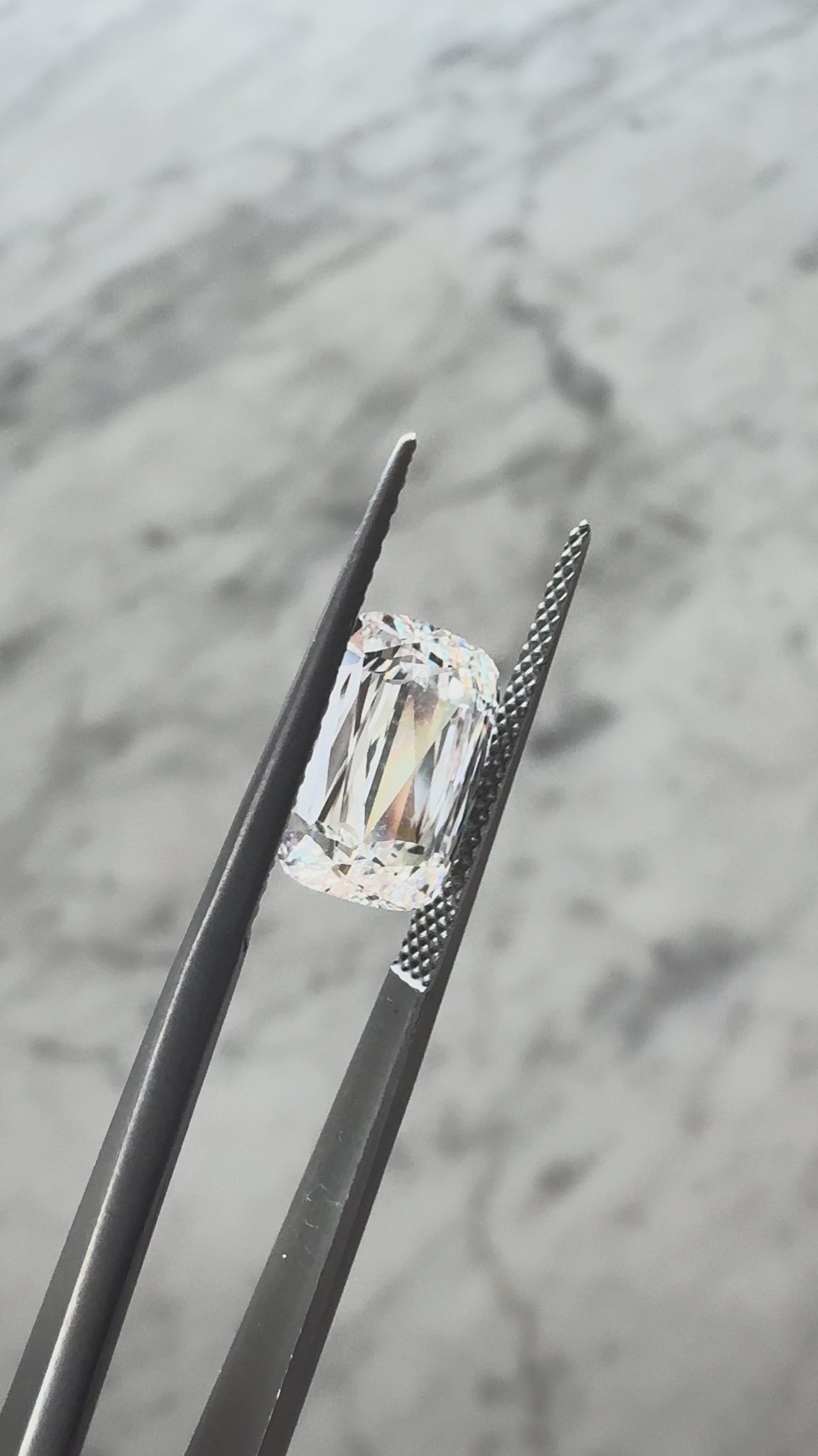 Crisscut Cushion | 3.03ct E VS1 | 1.42 ratio | IGI Certified LG792664602