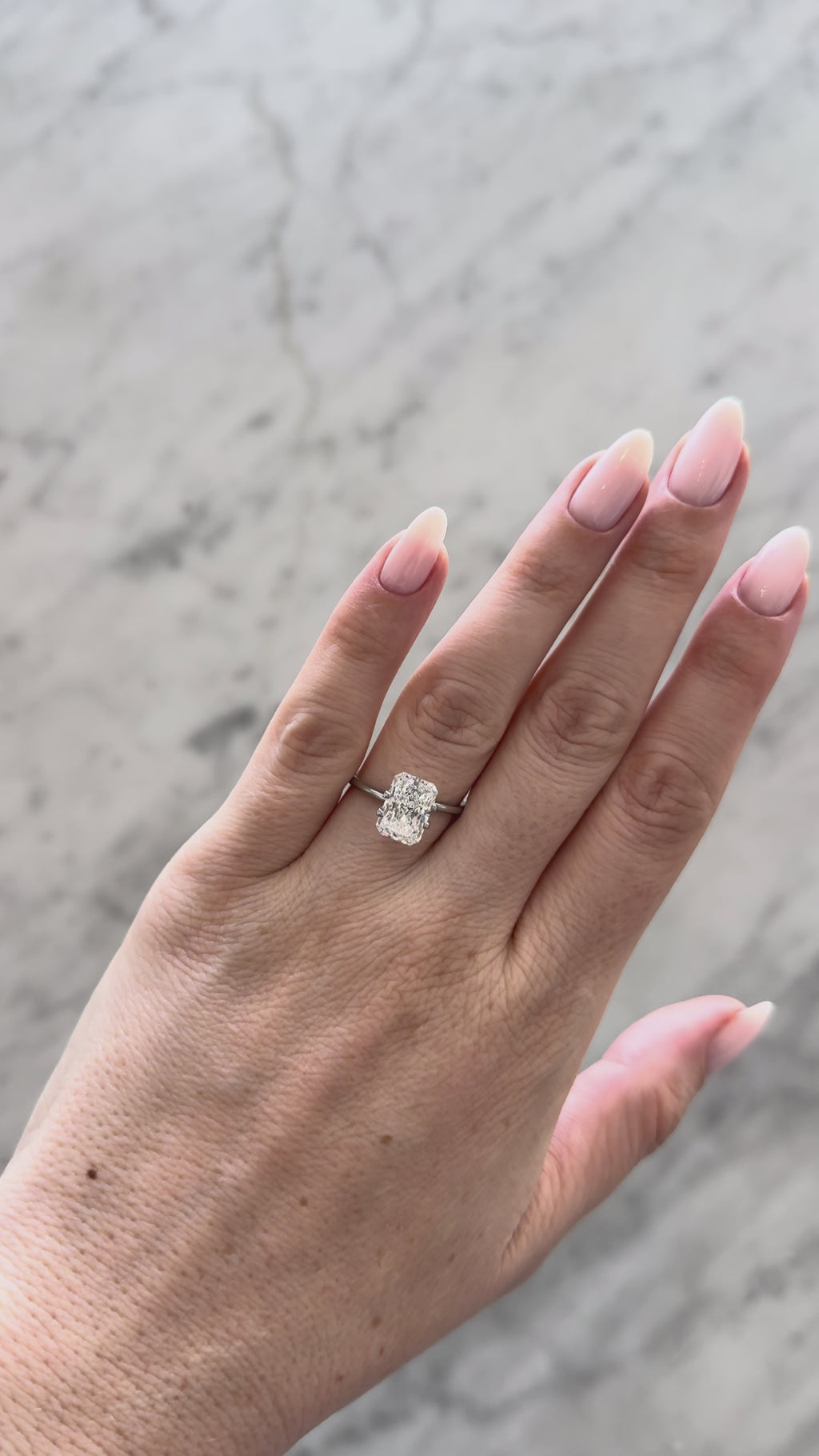 Radiant | 3.02ct F VS2 | 1.44 ratio | IGI Certified LG732562465