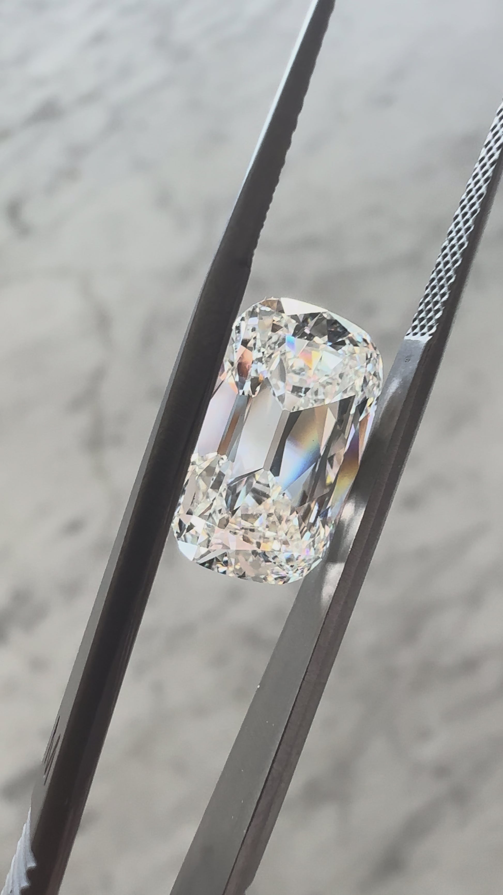 Old Mine Cushion | 6.03ct F VS1 | 1.55 ratio | IGI Certified LG764673851