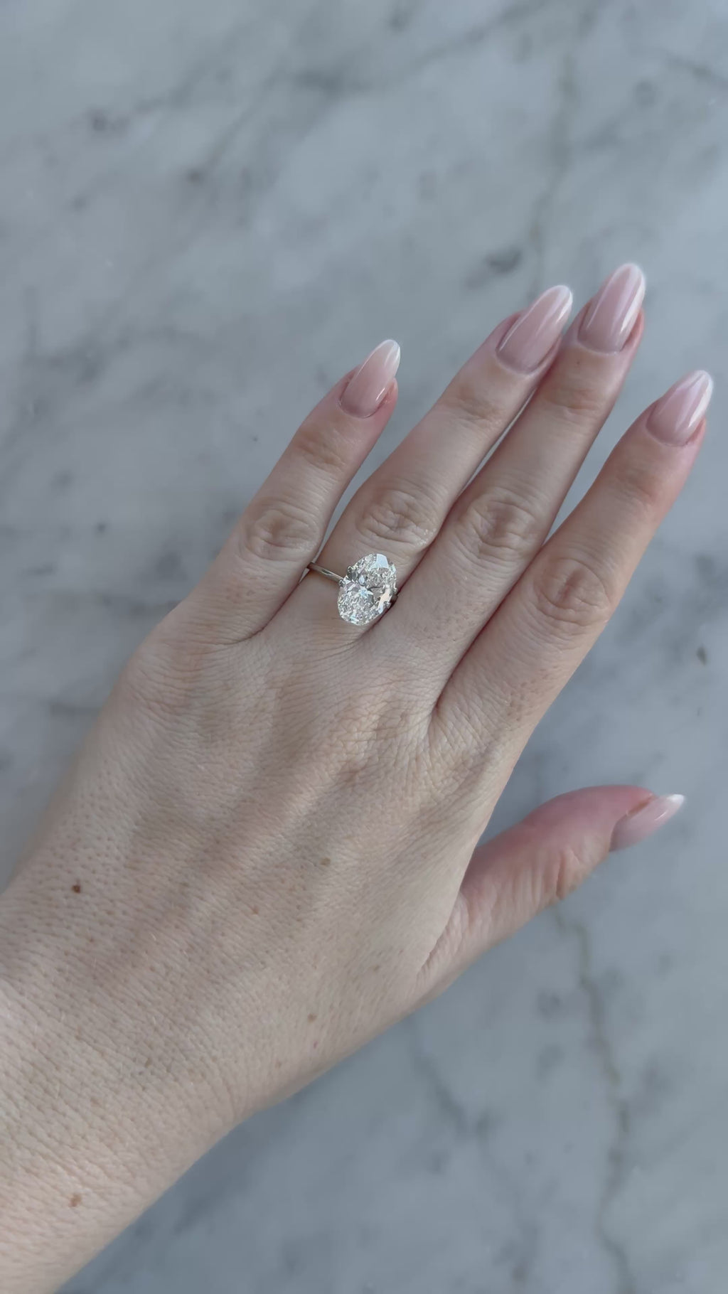 Oval | 5.01ct E VS1 | 1.48 ratio | IGI Certified 631440839 | OV501