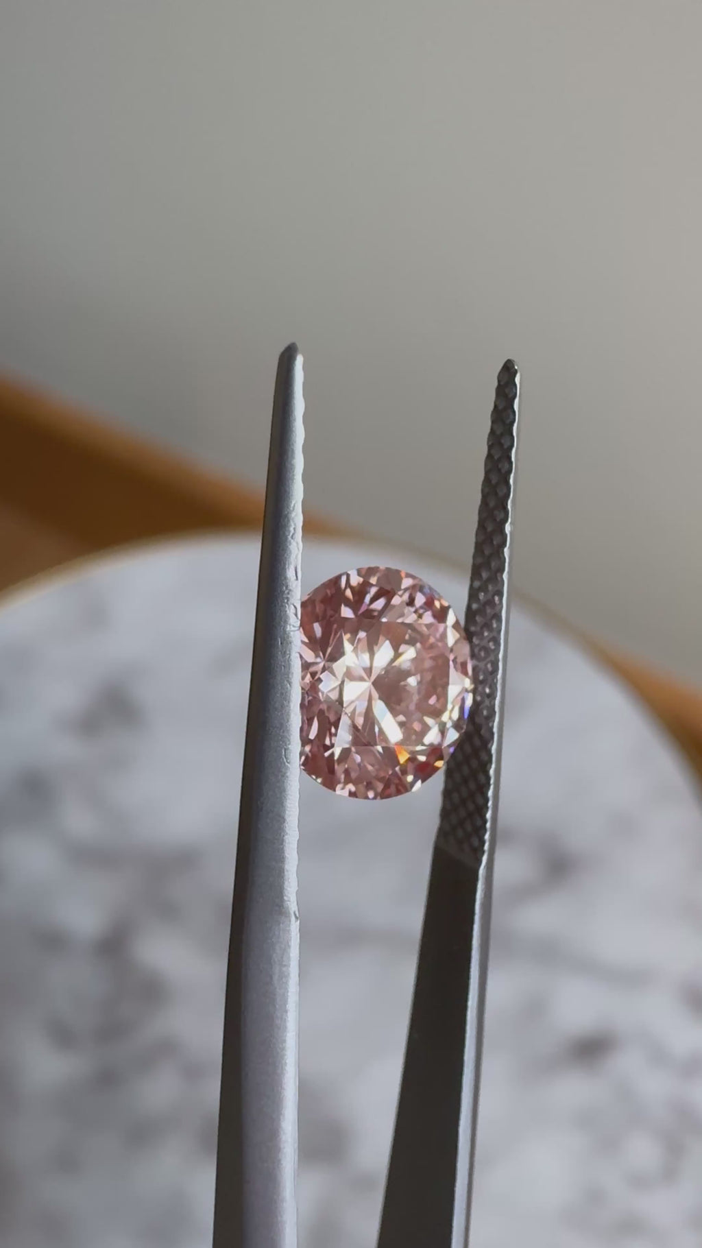 Round | 2.06ct Fancy Intense Pink VVS2 | 667436435 | FRD206