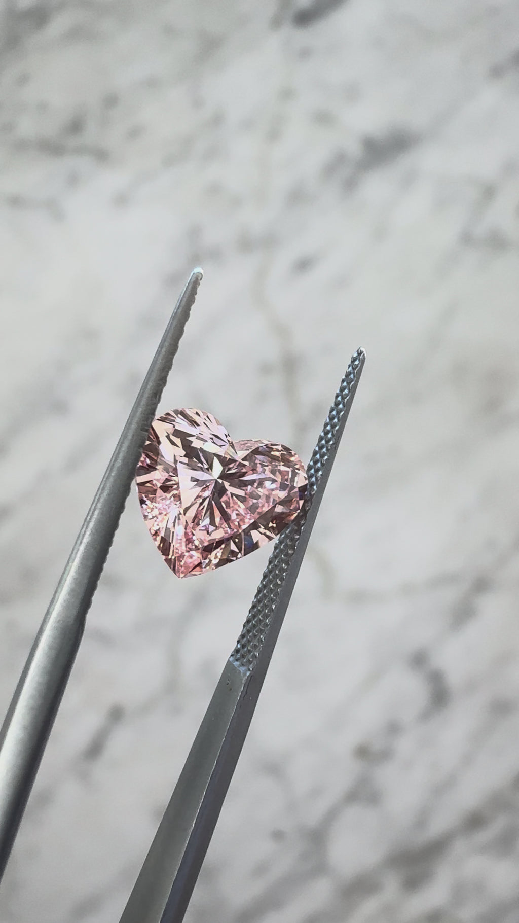 Heart | 2.52ct Fancy Intense Pink VS1 | IGI Certified 763670380