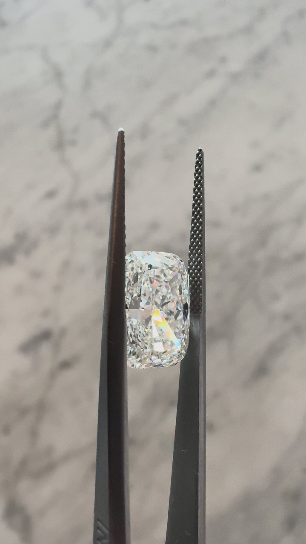 Cushion | 5.52ct F VS1 | 1.35 ratio | IGI Certified 635402181