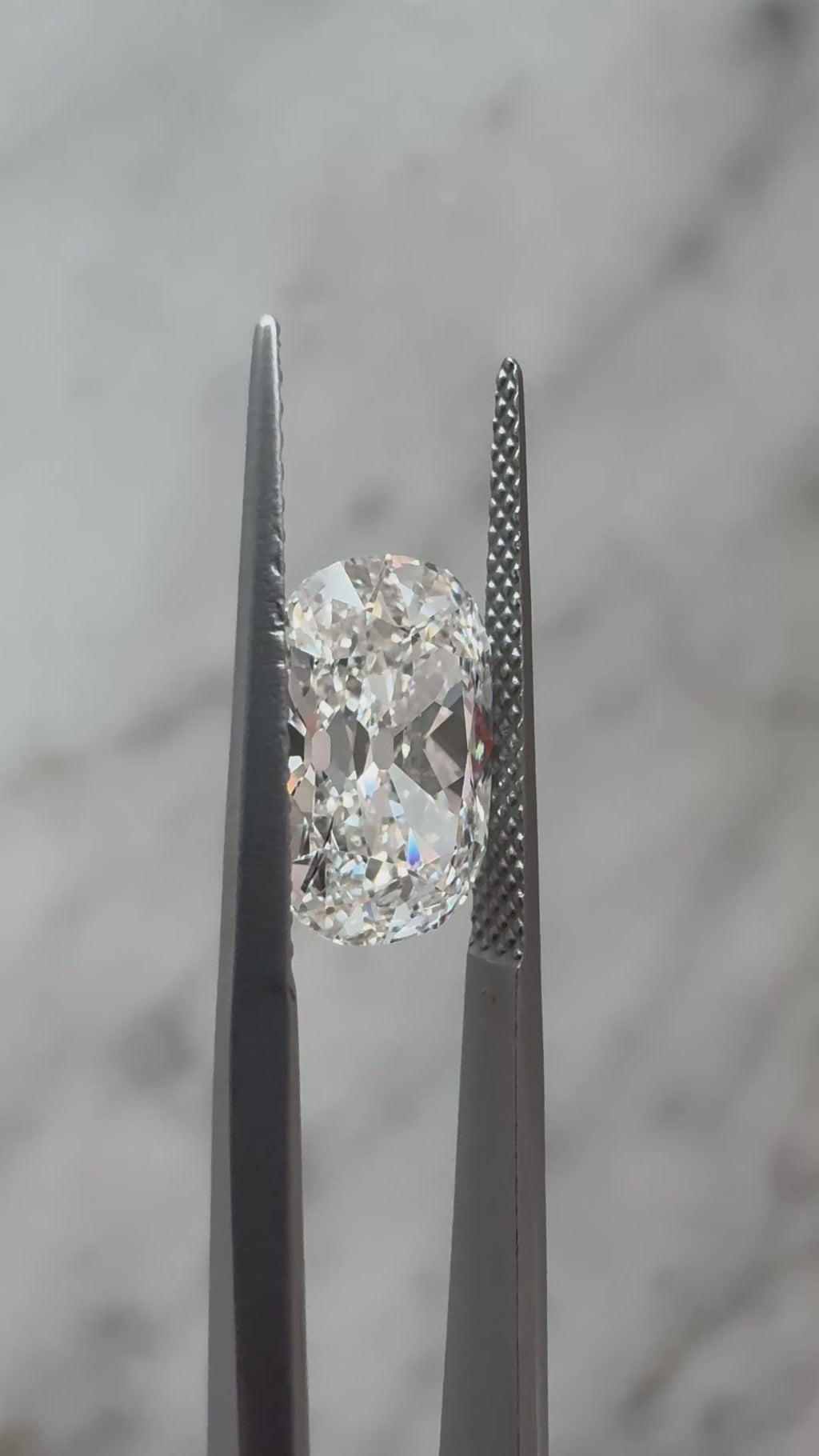 Old Mine Cushion | 3.08ct E VVS2 | 1.53 ratio | LG741592250 | OM3083