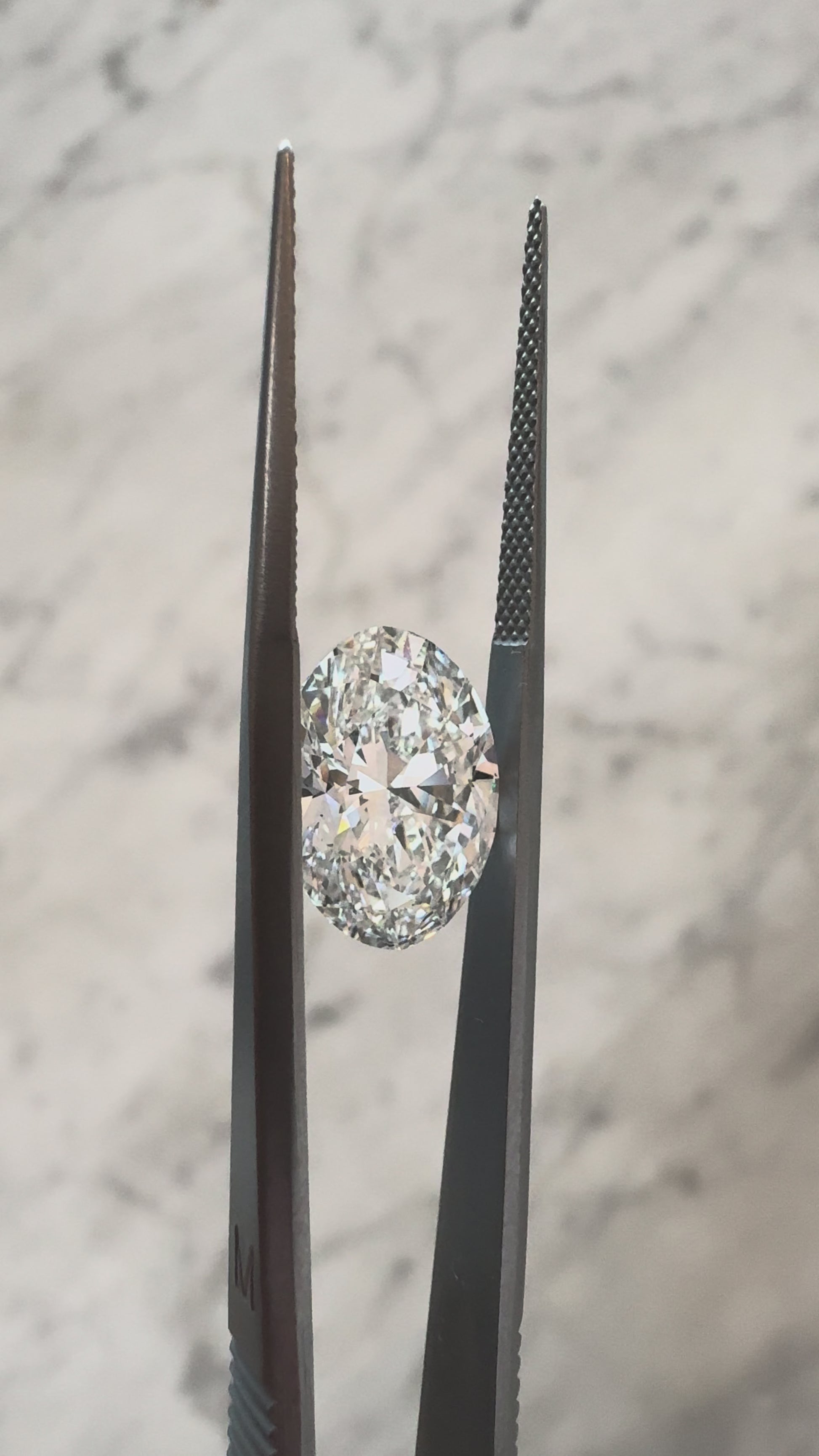 Oval | 5.01ct F VS1 | 1.40 ratio | IGI Certified 597355360