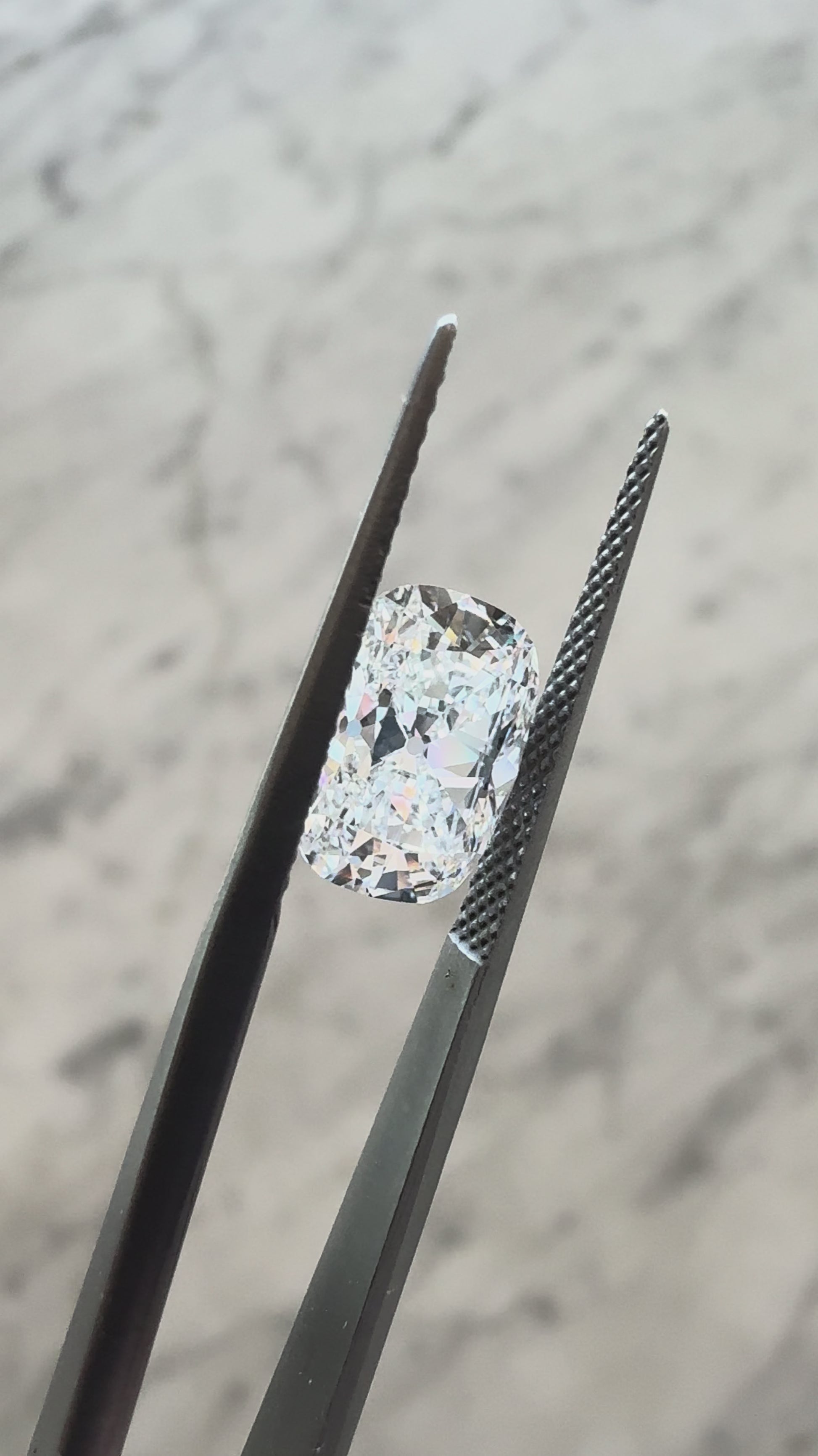 Old Mine Cushion Brilliant | 2.72ct D VVS2 | 1.40 ratio | IGI Certified 760589448