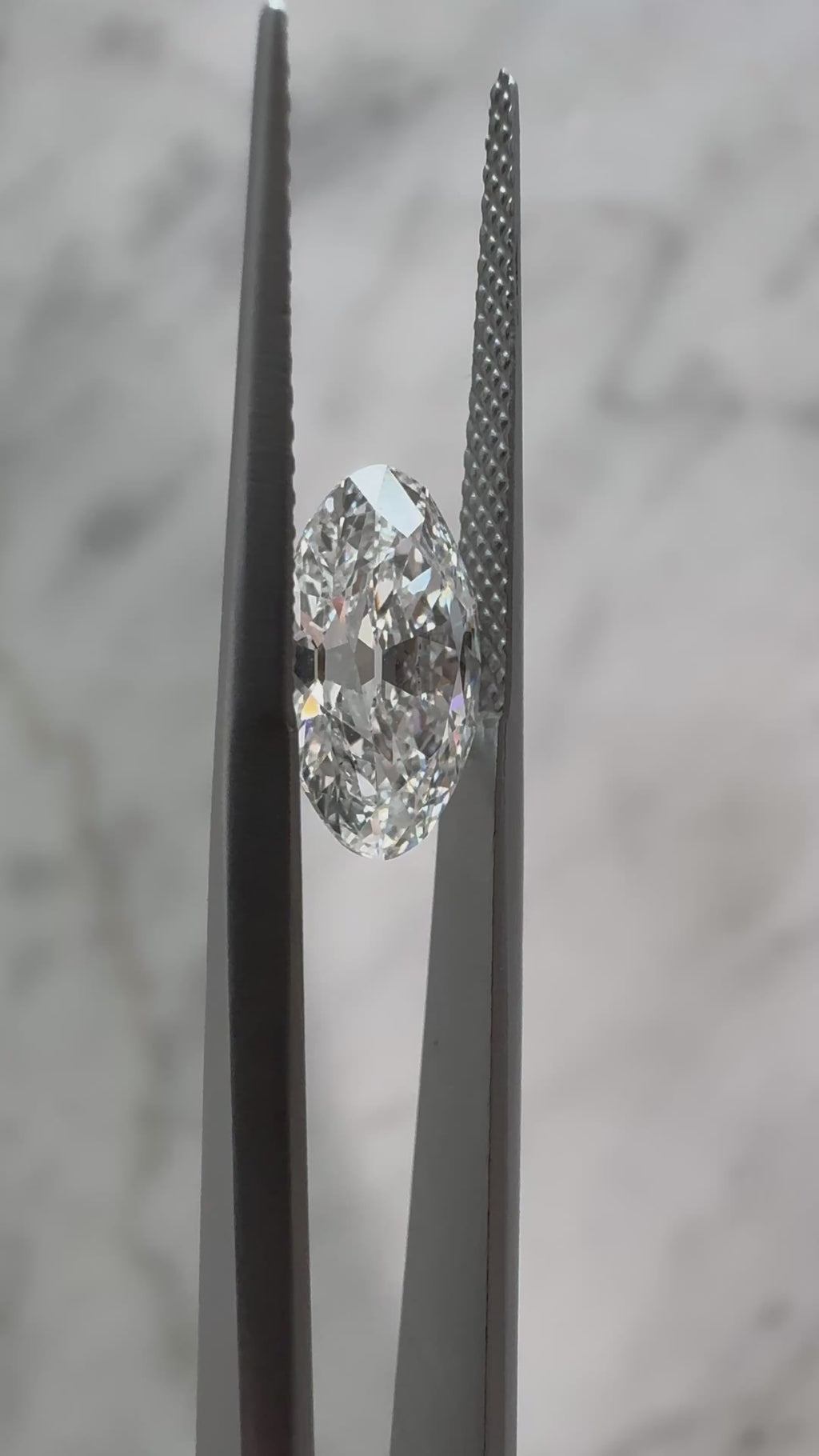 Antique-style Moval | 2.01ct D VS1 | 1.67 ratio | IGI Certified 723531843