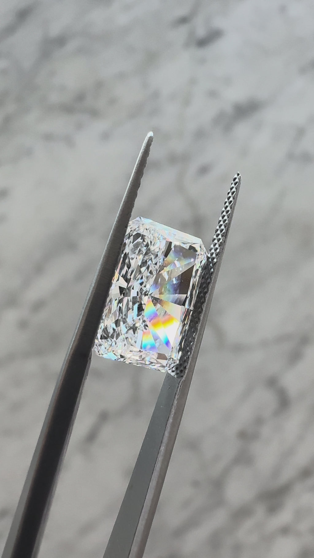 Radiant | 4.09ct D VS1 | 1.49 ratio | IGI Certified LG788640790