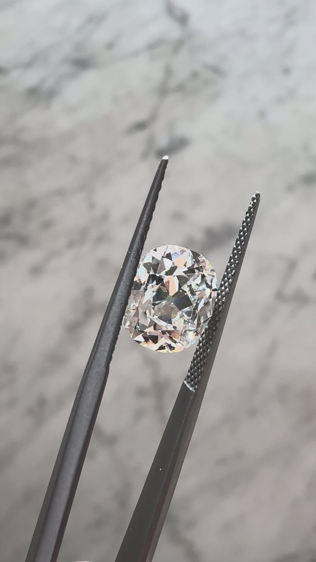 Old Mine Cut Cushion | 3.09ct E VVS2 | 1.14 ratio | IGI Certified LG761523112