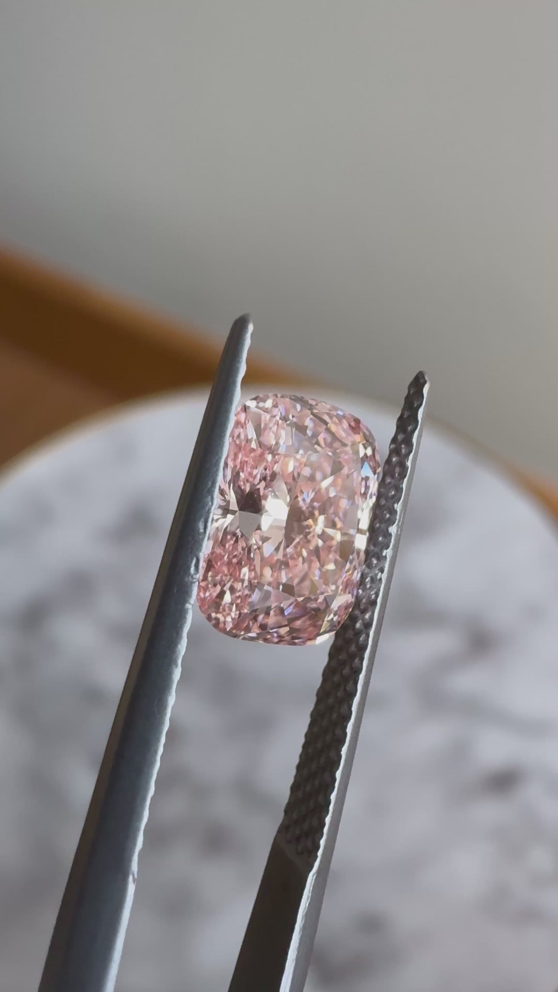 Cushion | 2.02ct Fancy Intense Pink VS1 | 1.25 ratio | IGI Certified 643431776 | FCU202
