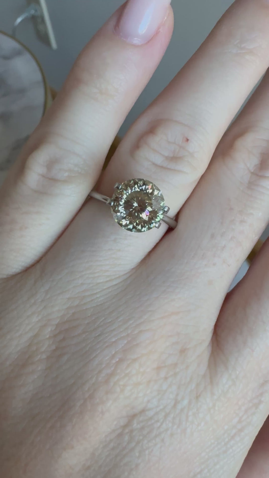 Portuguese | 3.09ct Fancy Greenish Green VVS2 | 739534233 | FPORT309