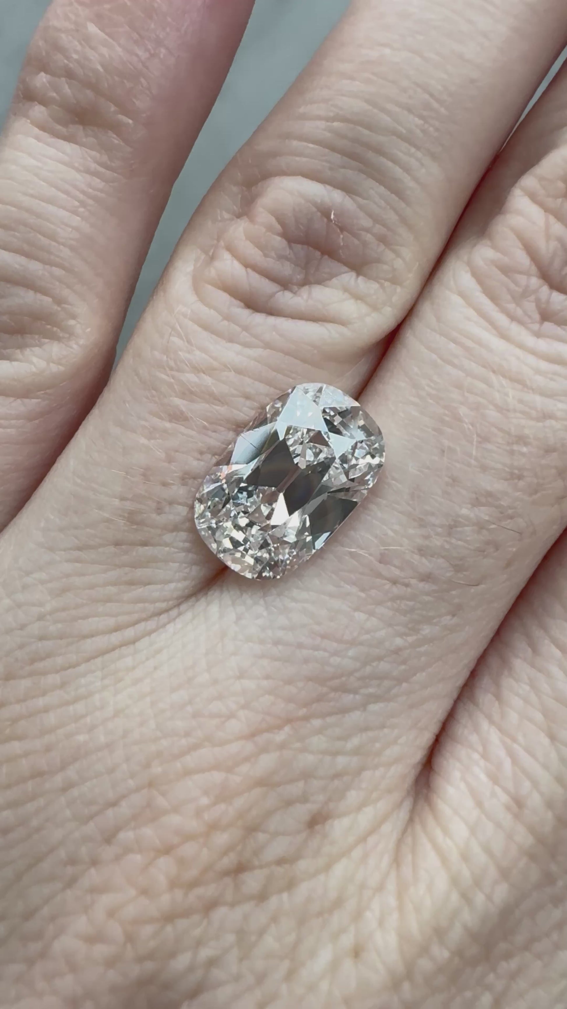 Old Mine Cushion | 5.26ct D VS1 | 1.5 ratio | LG741521844 | OM526