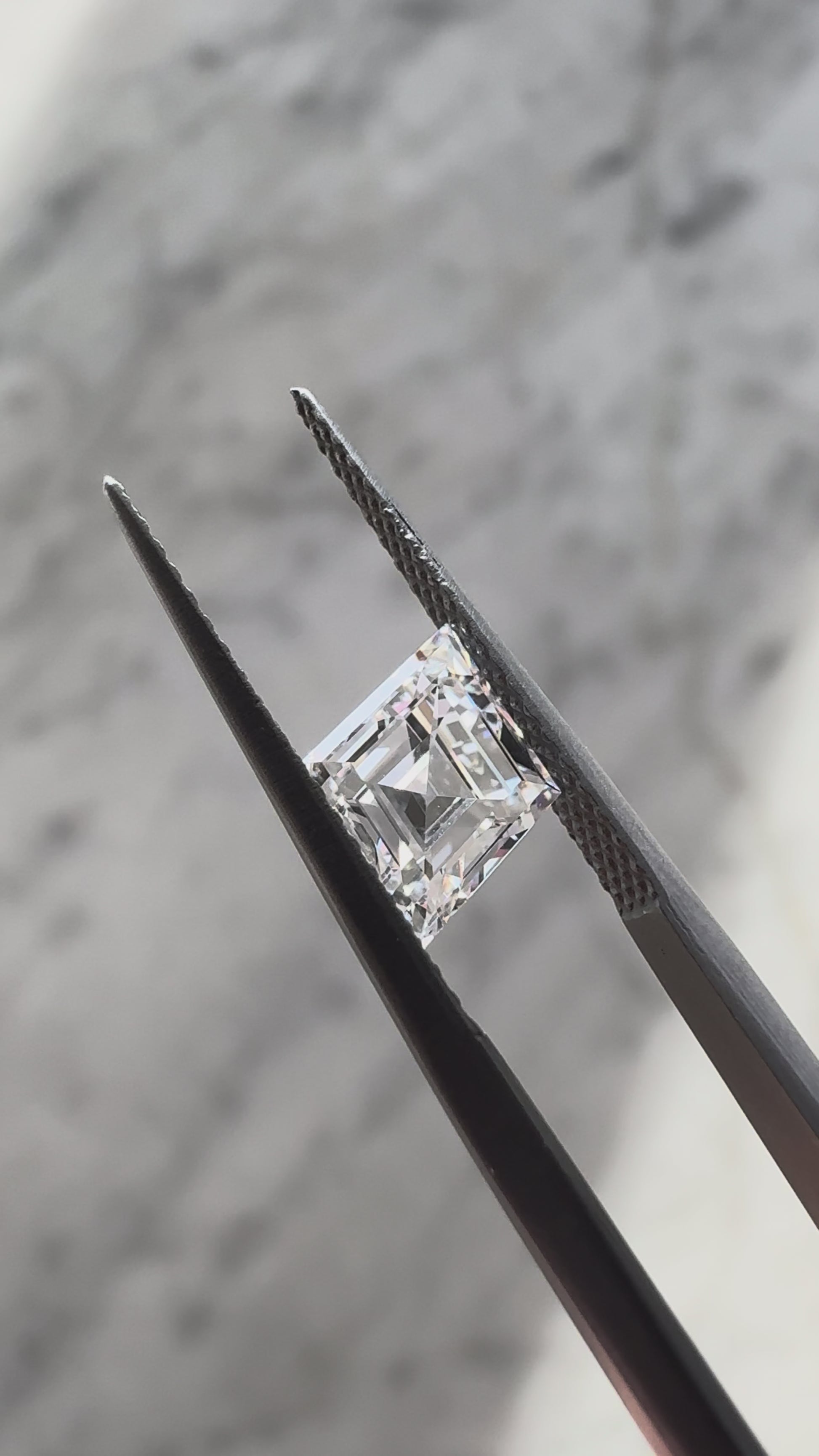 Lozenge Step Cut | 1.35ct E VS1 | 1.28 ratio | IGI Certified LG786670791