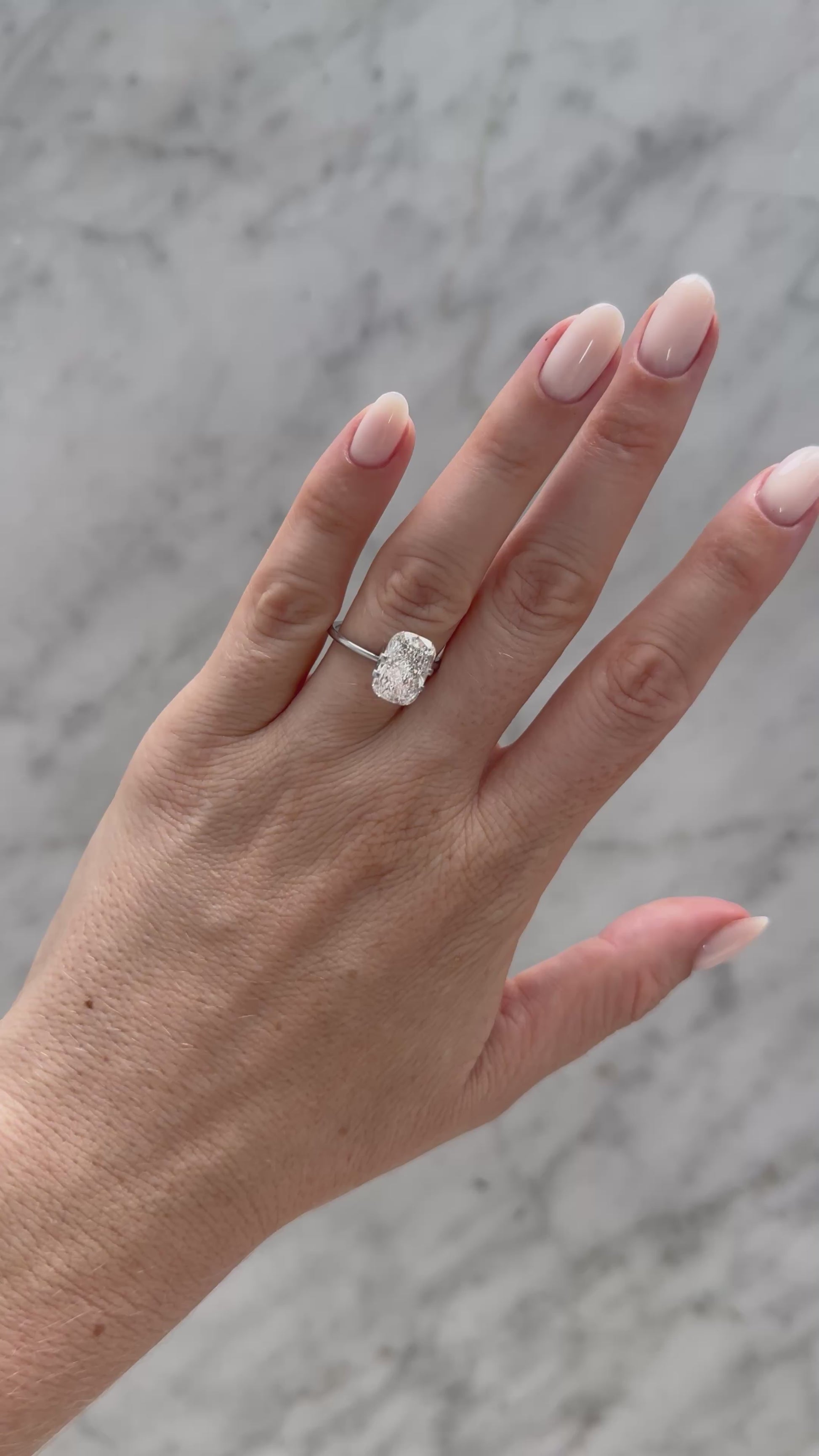 Cushion | 4.01ct F VS2* | 1.46 ratio | Non-certified*