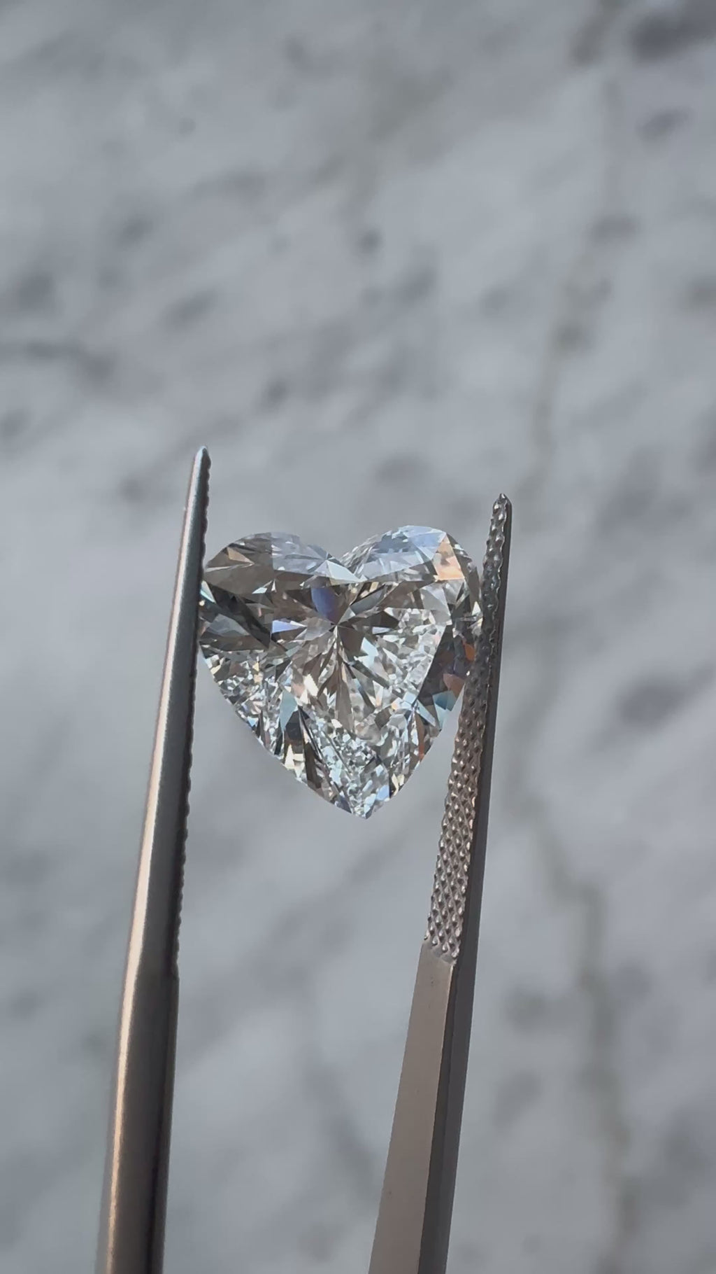 Heart | 5.01ct E VVS2 | 1.07 ratio | IGI Certified 704516045 | HT501