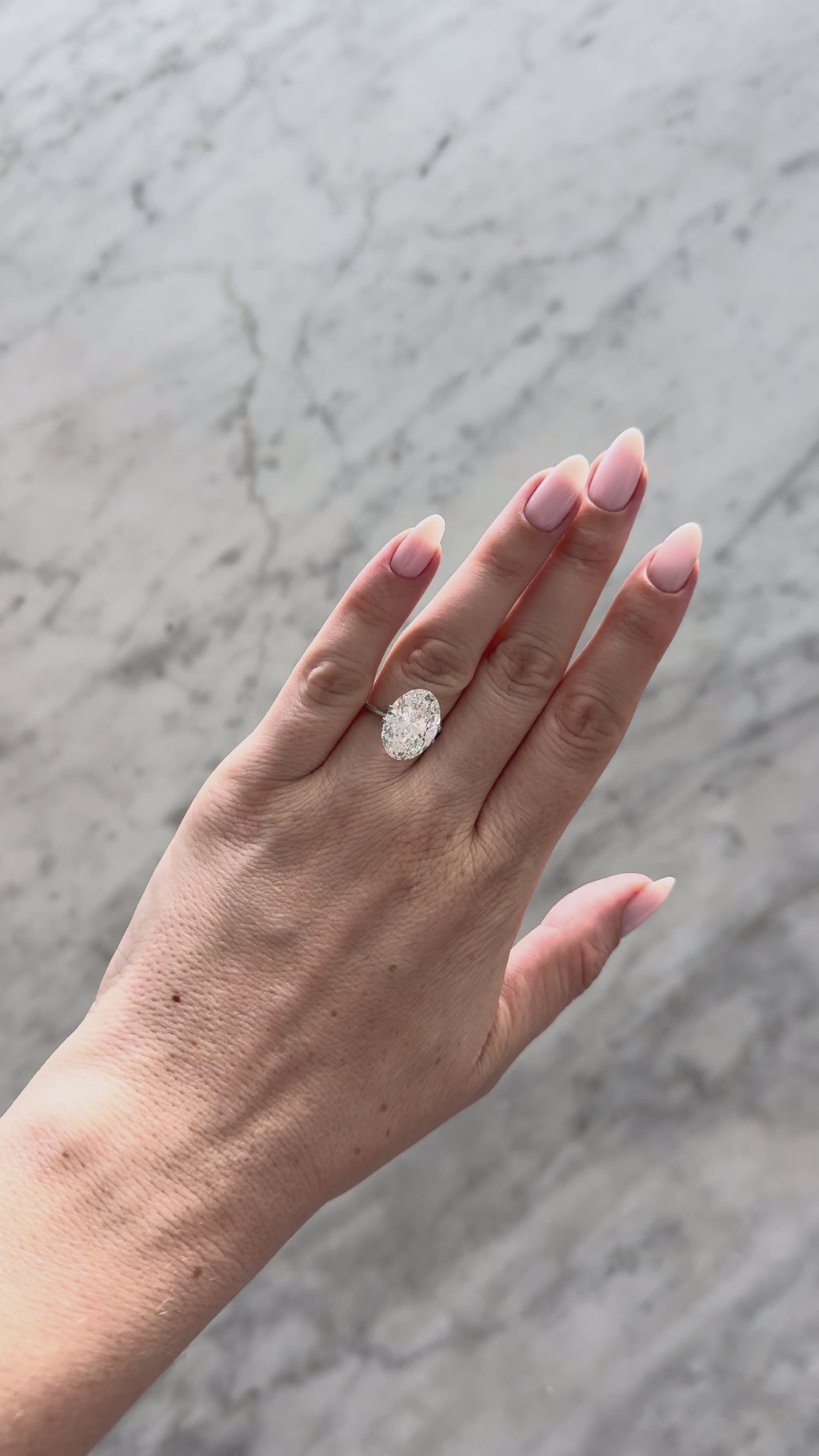 Oval | 7.53ct F VS1 | 1.40 ratio | IGI Certified 643452004