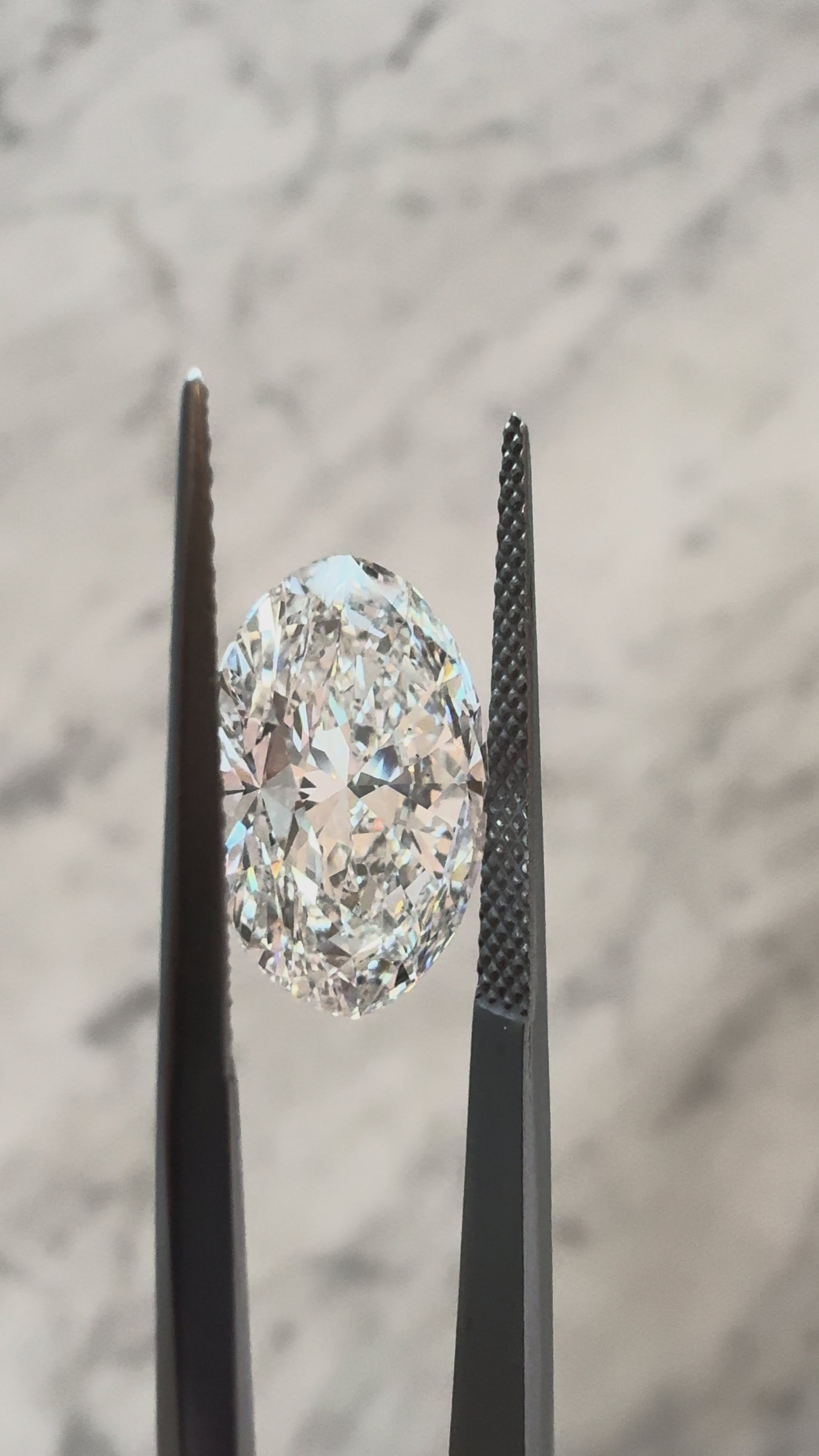 Oval | 5.01ct F VS1 | 1.40 ratio | IGI Certified 597355360