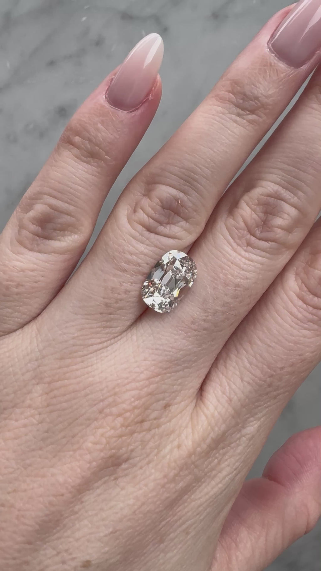 Old Mine Cushion | 4.09ct D VS2 | 1.49 ratio | LG743548633 | OM409