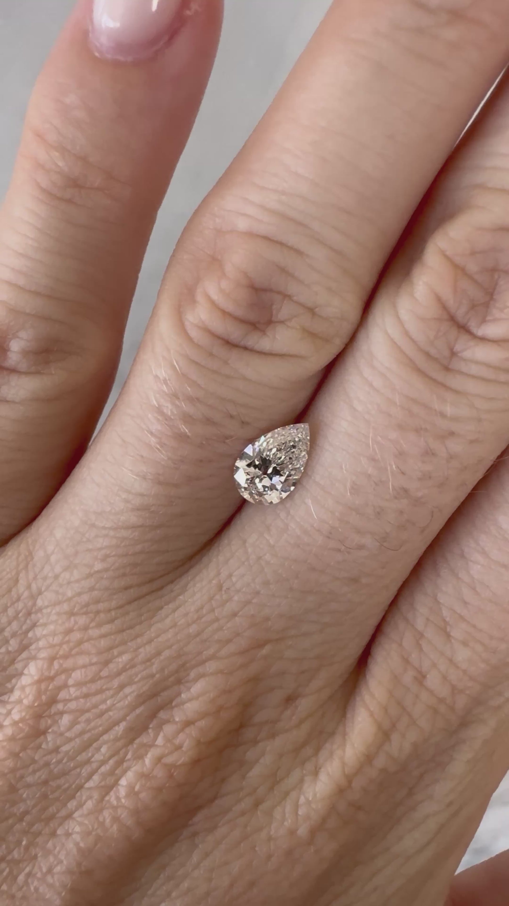 Antique-style Pear "Old Mine" | 1.05ct E VS2 | 1.68 ratio | IGI Certified 689532530