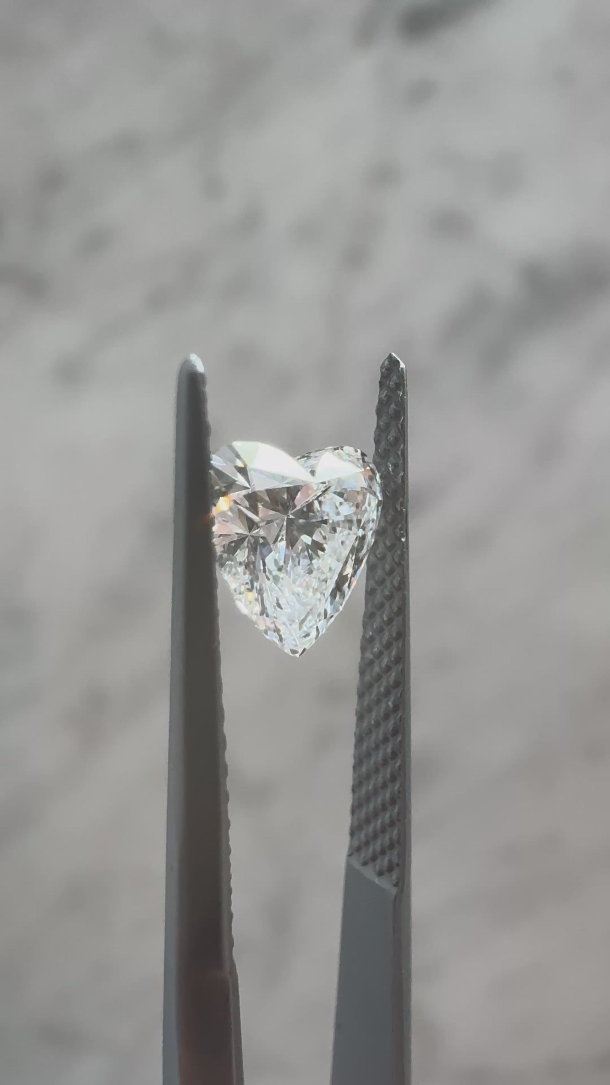 Heart | 1.00ct E VVS2 | IGI Certified 733534738