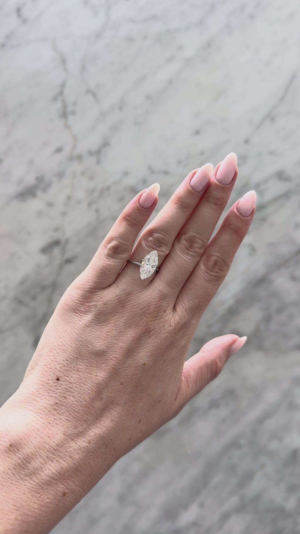 Marquise | 4.09ct D VS2 | 2.09 ratio | IGI Certified LG698545847