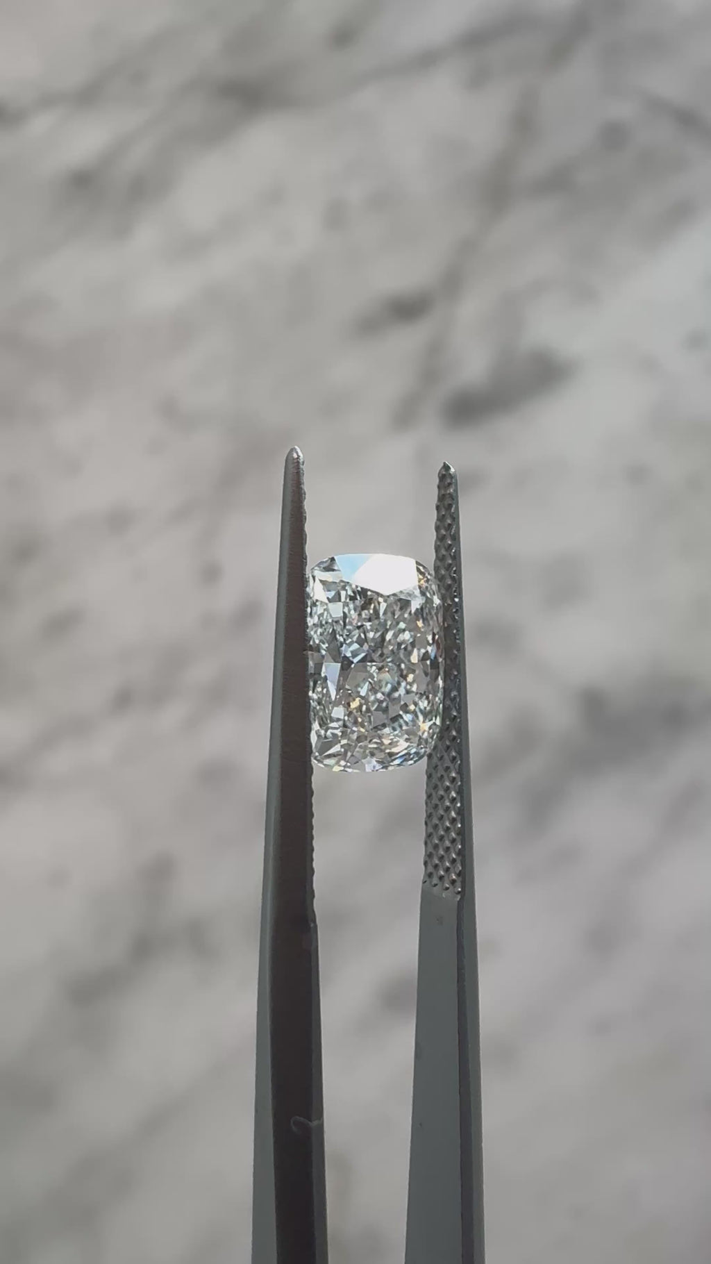 Cushion | 2.19ct F VS1 | 1.31 ratio | IGI Certified 621414656
