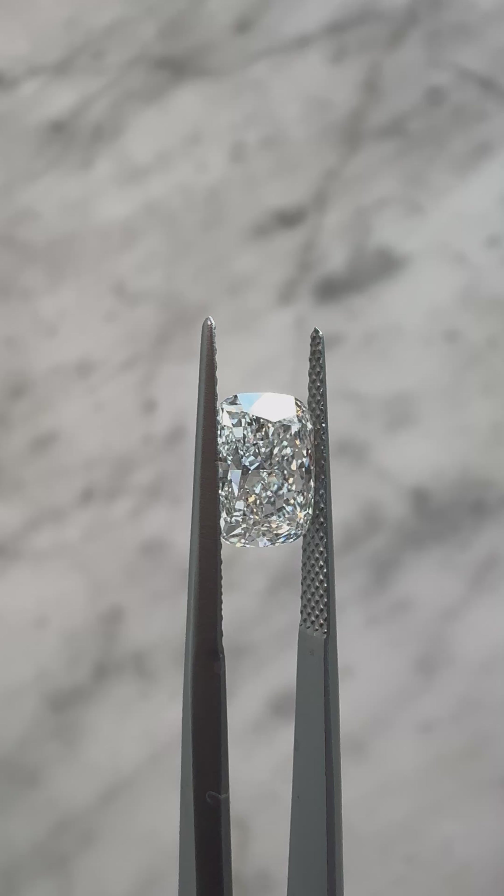 Cushion | 2.19ct F VS1 | 1.31 ratio | IGI Certified 621414656