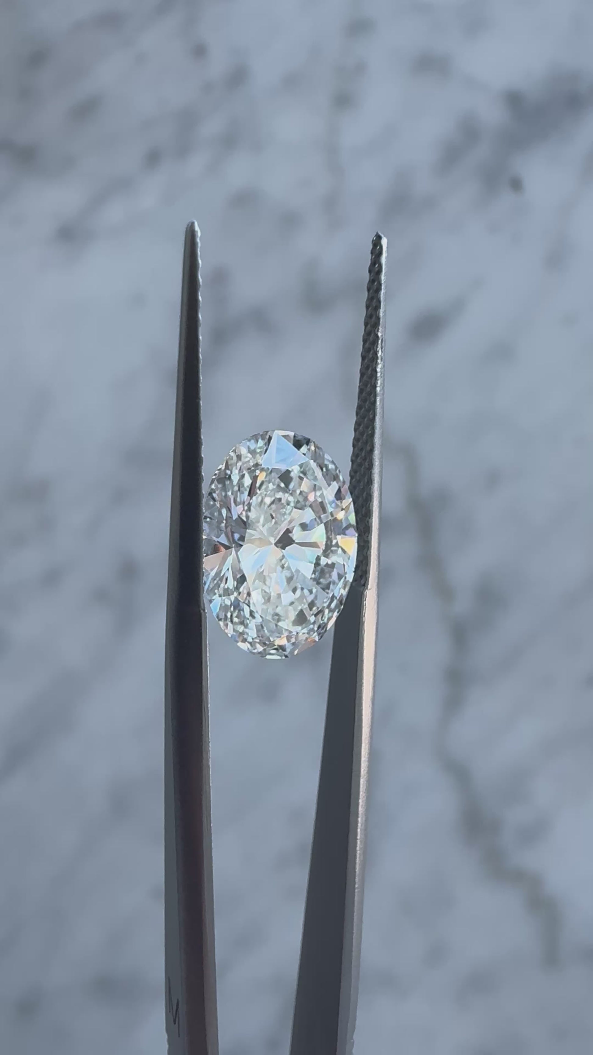 Oval | 3.9ct F VVS2 | 1.36 ratio | IGI Certified LG706573682 | OV3902