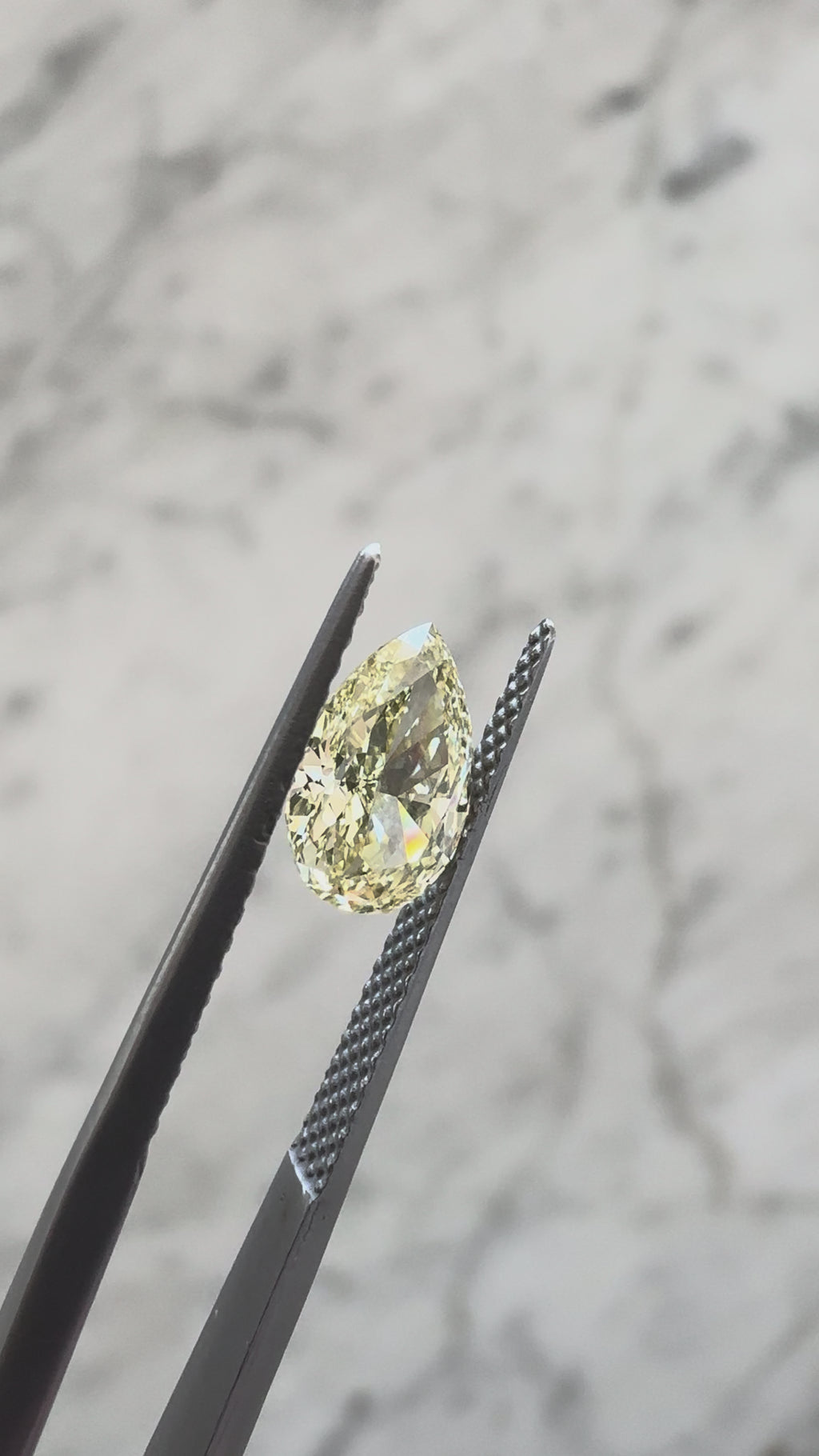 Pear | 1.23ct Fancy Yellow VS1 | 1.57 ratio | IGI Certified 654400728