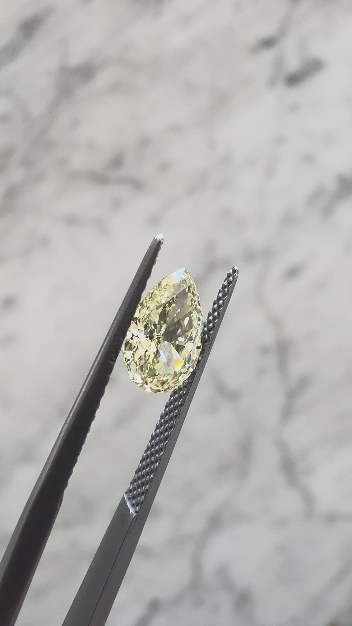 Pear | 1.23ct Fancy Yellow VS1 | 1.57 ratio | IGI Certified 654400728