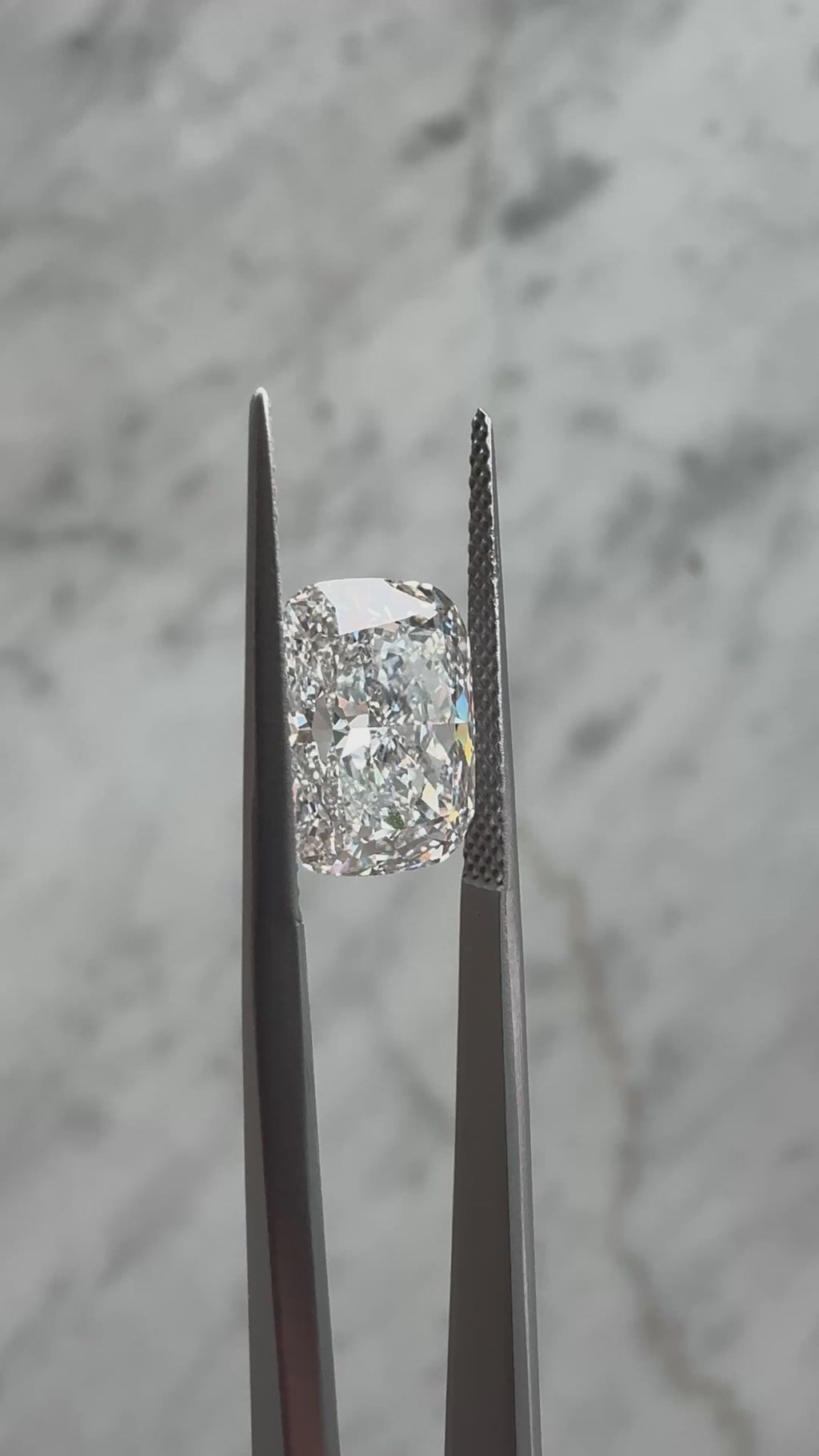 Cushion | 4.25ct E VS1 | 1.29 ratio | IGI Certified 696591505 | CU425