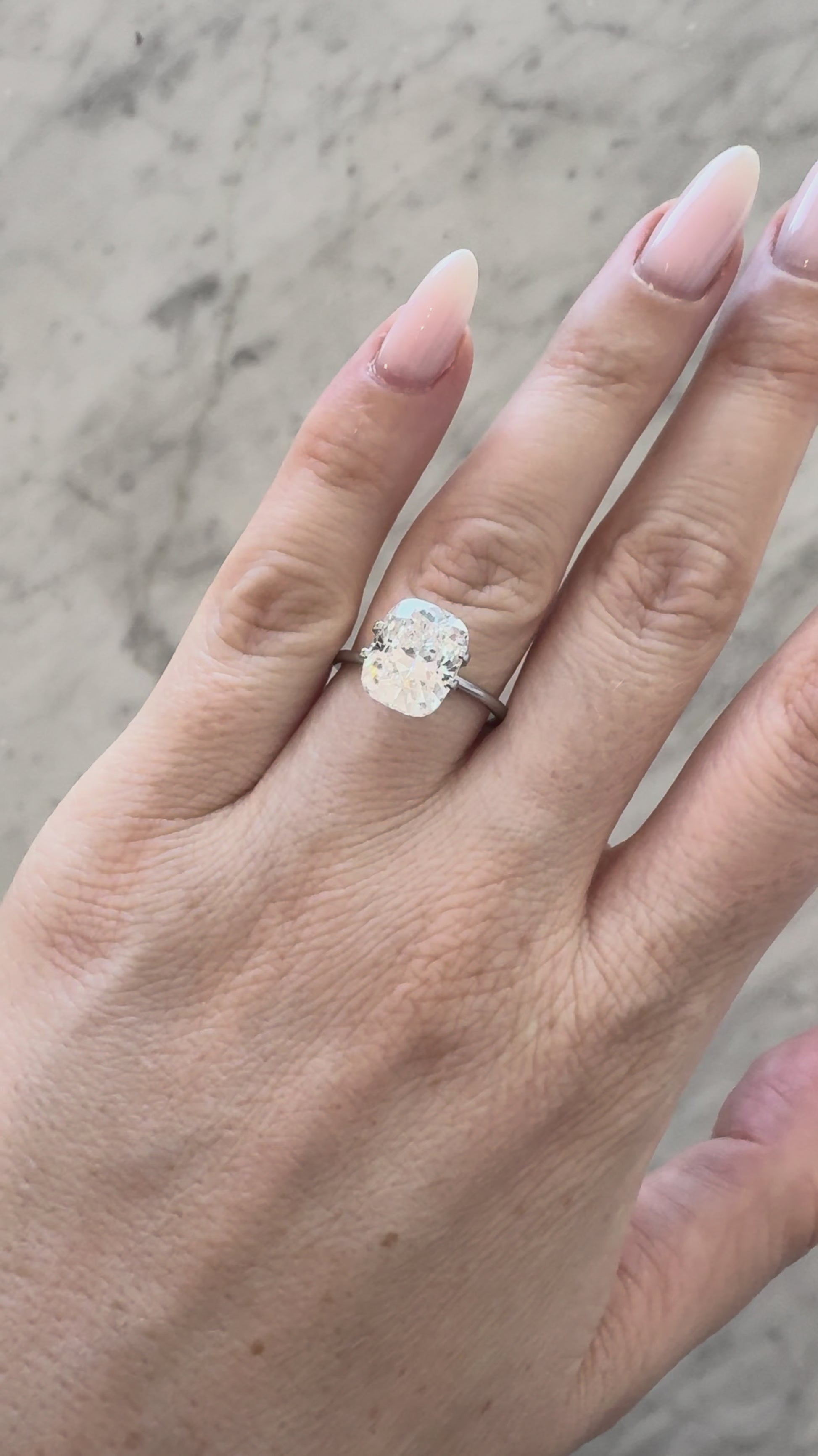 Cushion | 4.51ct F VS1 | 1.25 ratio | IGI Certified 642441947