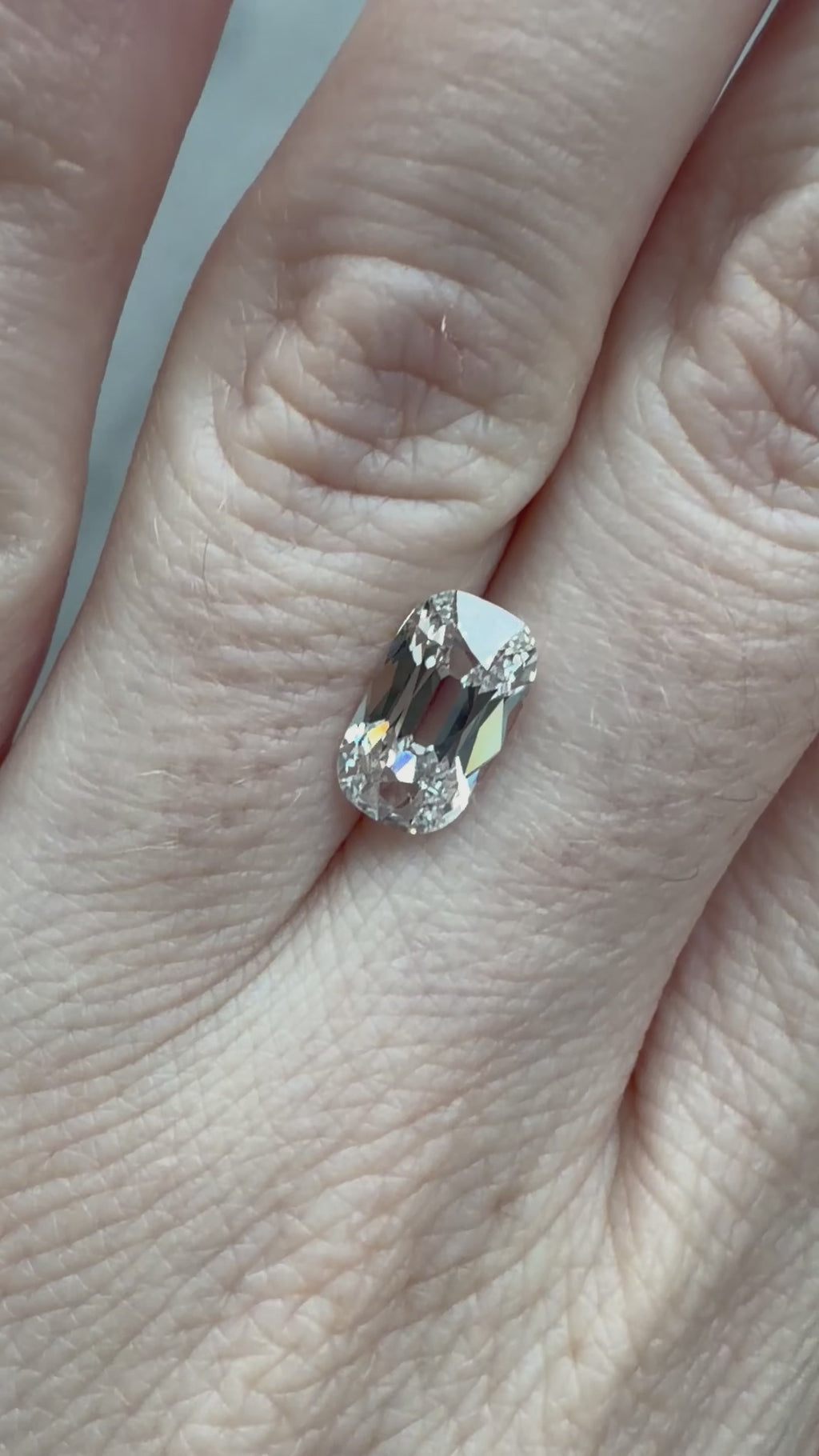 Old Mine Cushion | 2.27ct E VS1 | 1.67 ratio | LG743501839 | OM227