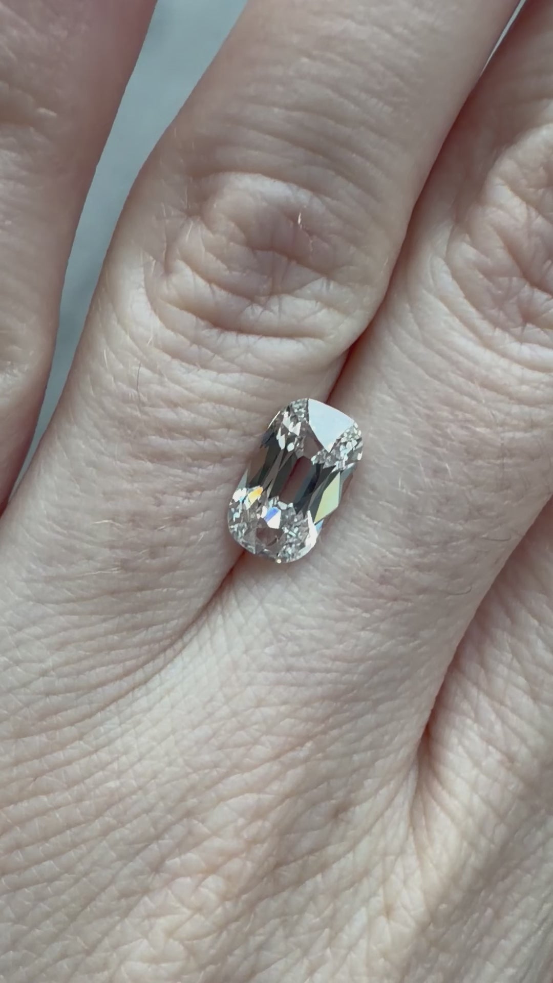 Old Mine Cushion | 2.27ct E VS1 | 1.67 ratio | LG743501839 | OM227