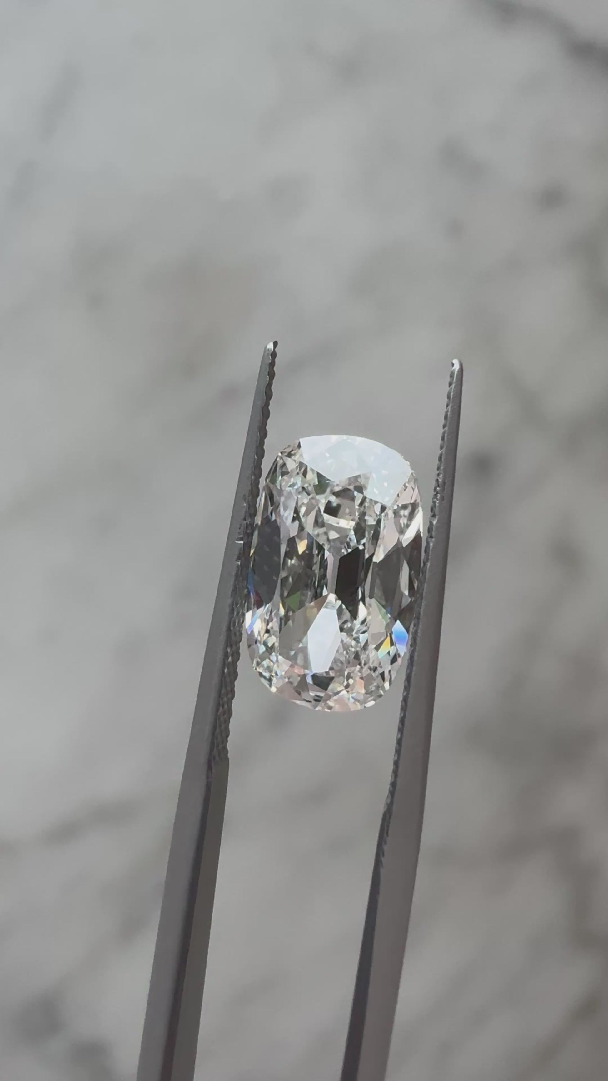 Old Mine Cushion | 3.08ct E VVS2 |  1.59 ratio | LG741592124 | OM3082