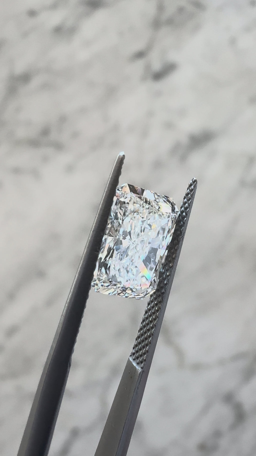 Radiant | 3.03ct F VS1 | 1.40 ratio | IGI Certified LG795696143