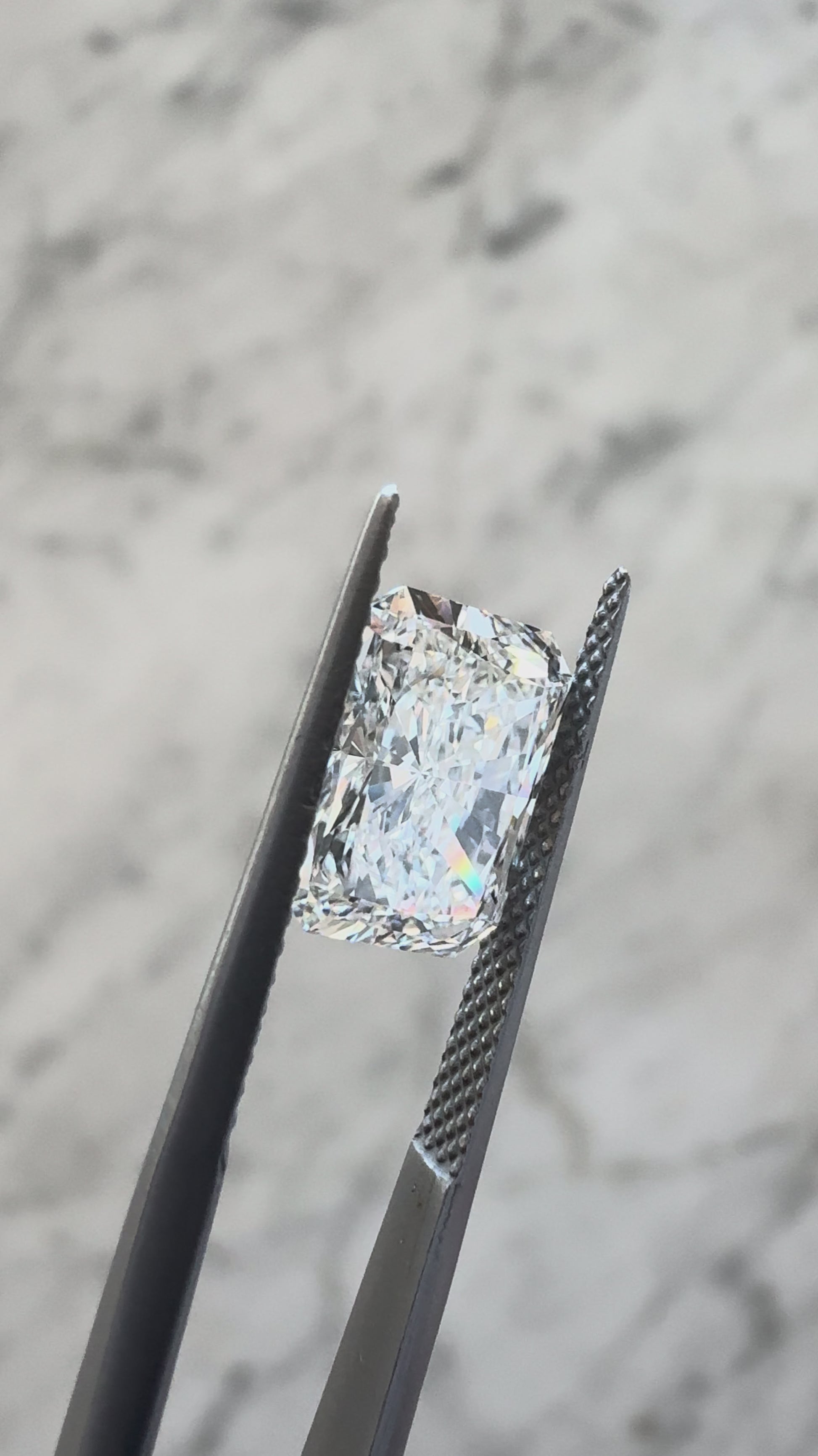 Radiant | 3.03ct F VS1 | 1.40 ratio | IGI Certified LG795696143